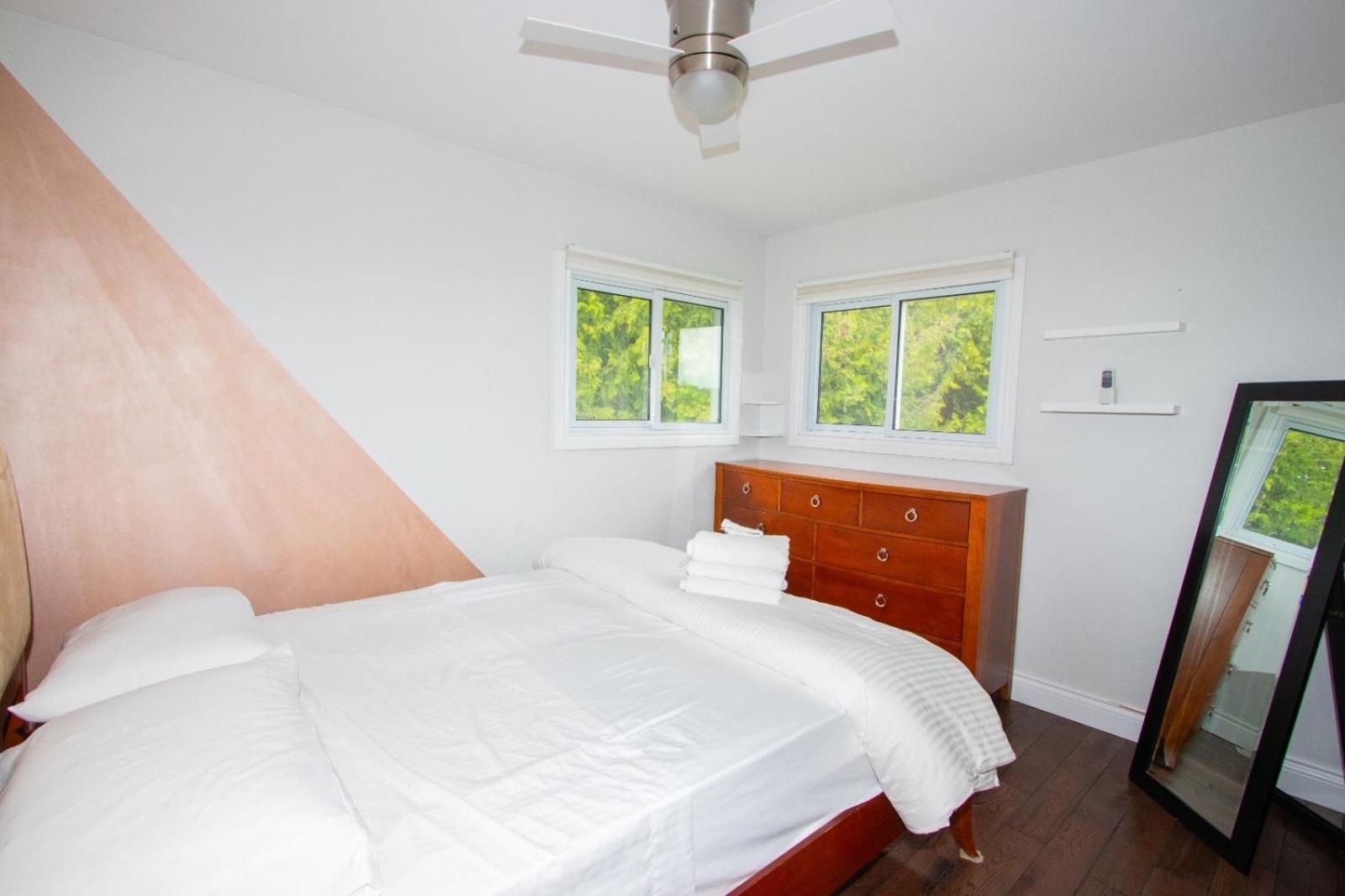 Deer Run Cottage- Golf Course cottage