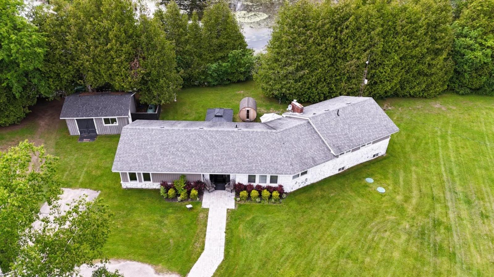 Deer Run Cottage- Golf Course cottage