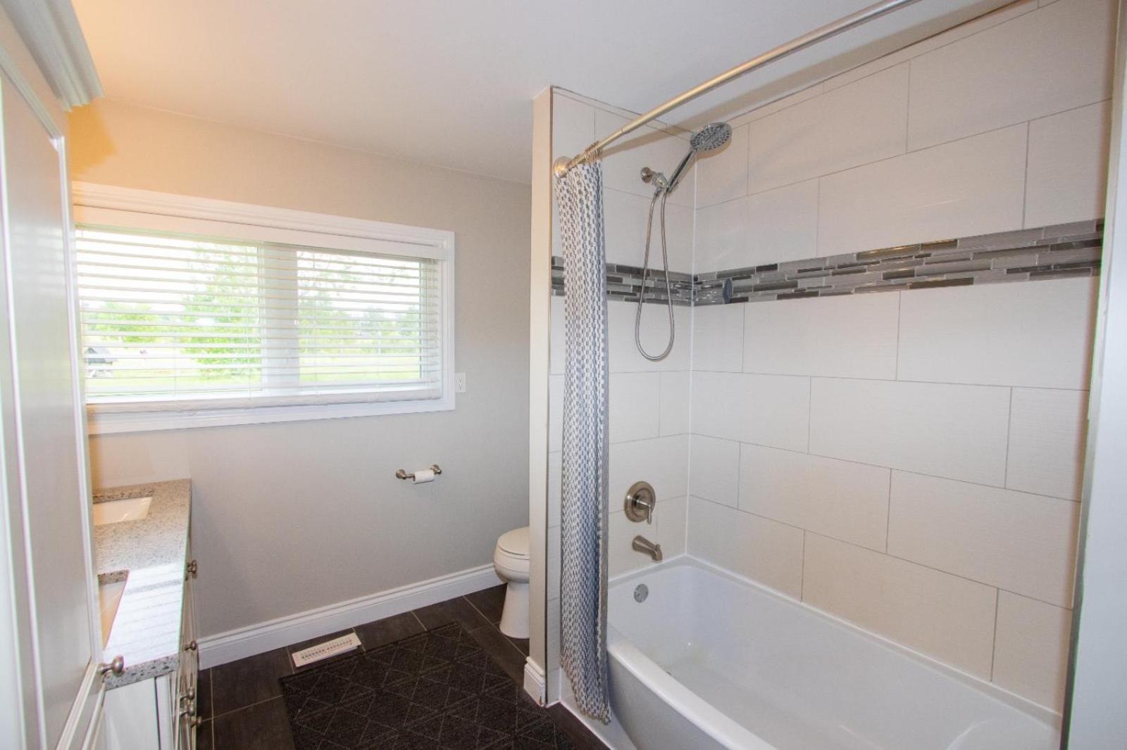 Deer Run Cottage- Golf Course cottage
