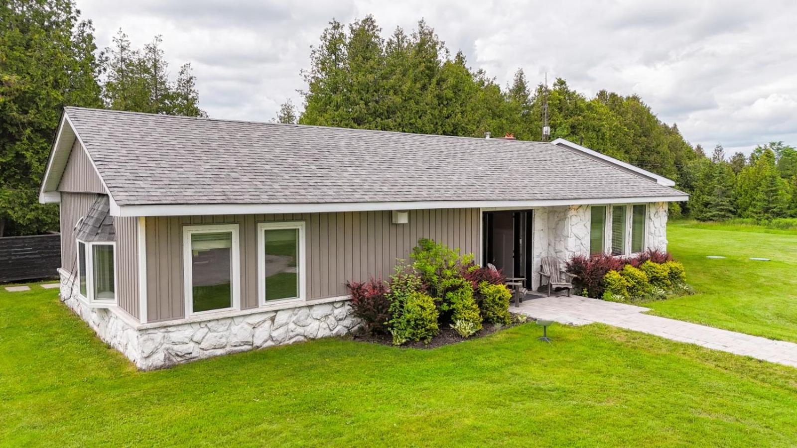 Deer Run Cottage- Golf Course cottage