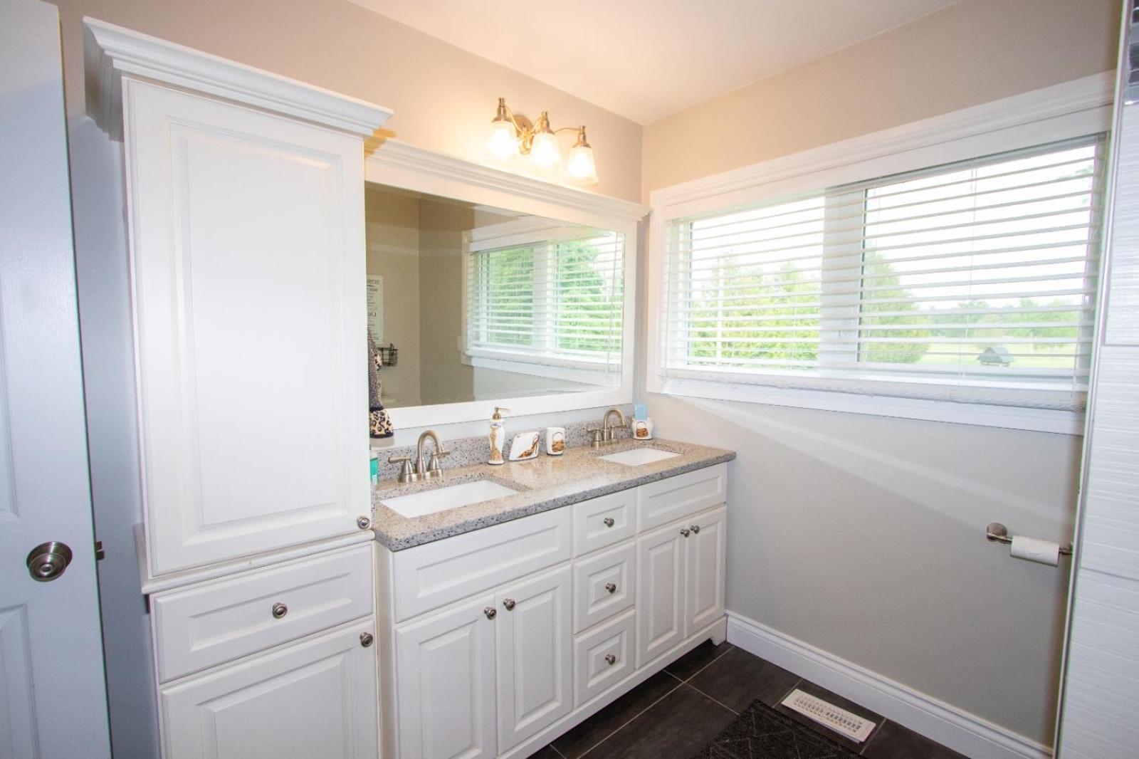Deer Run Cottage- Golf Course cottage