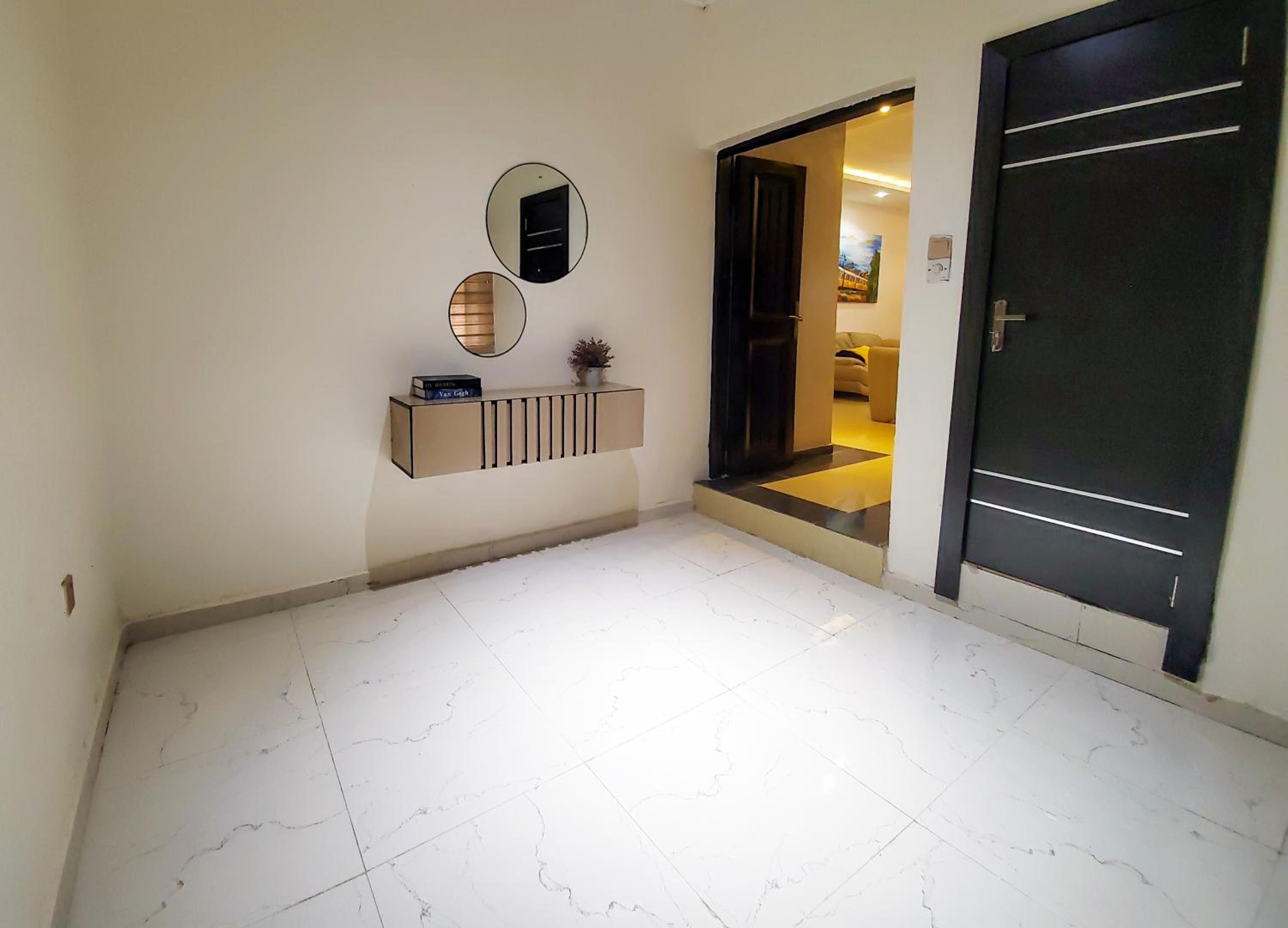 Luxury 1bed apartment Ibadan view 4