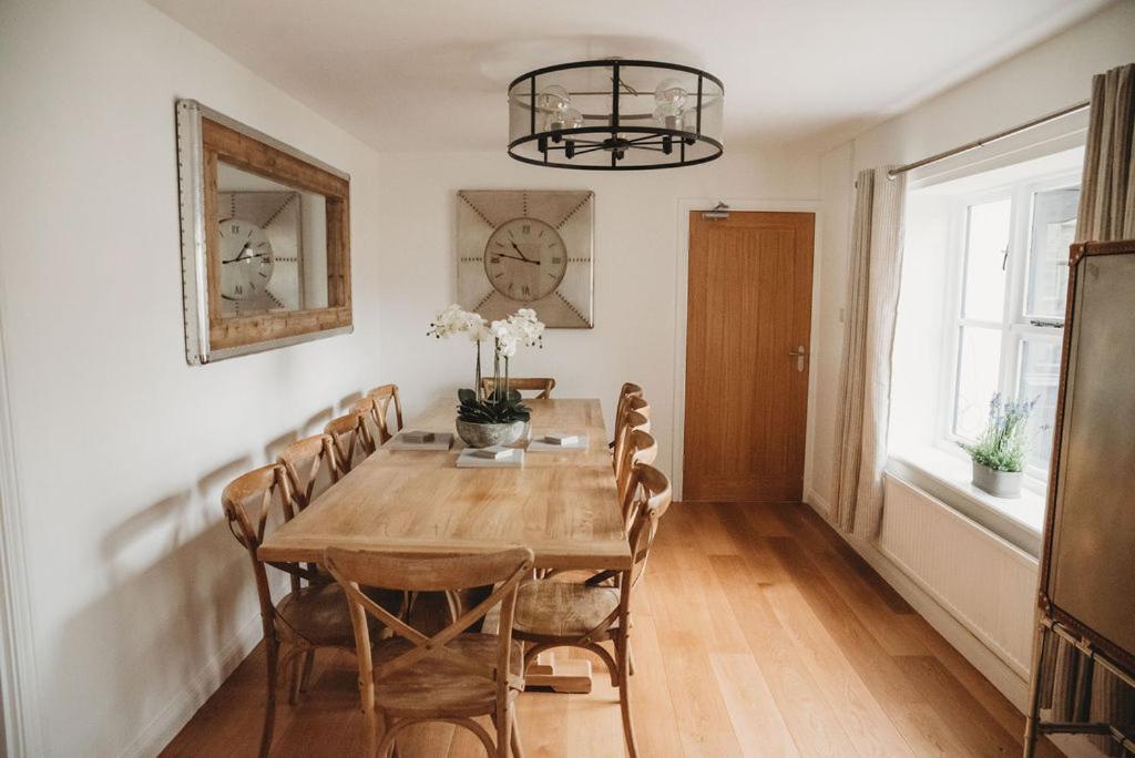 Woodlands - All rooms ensuite, Activity room & Hot Tub view 2