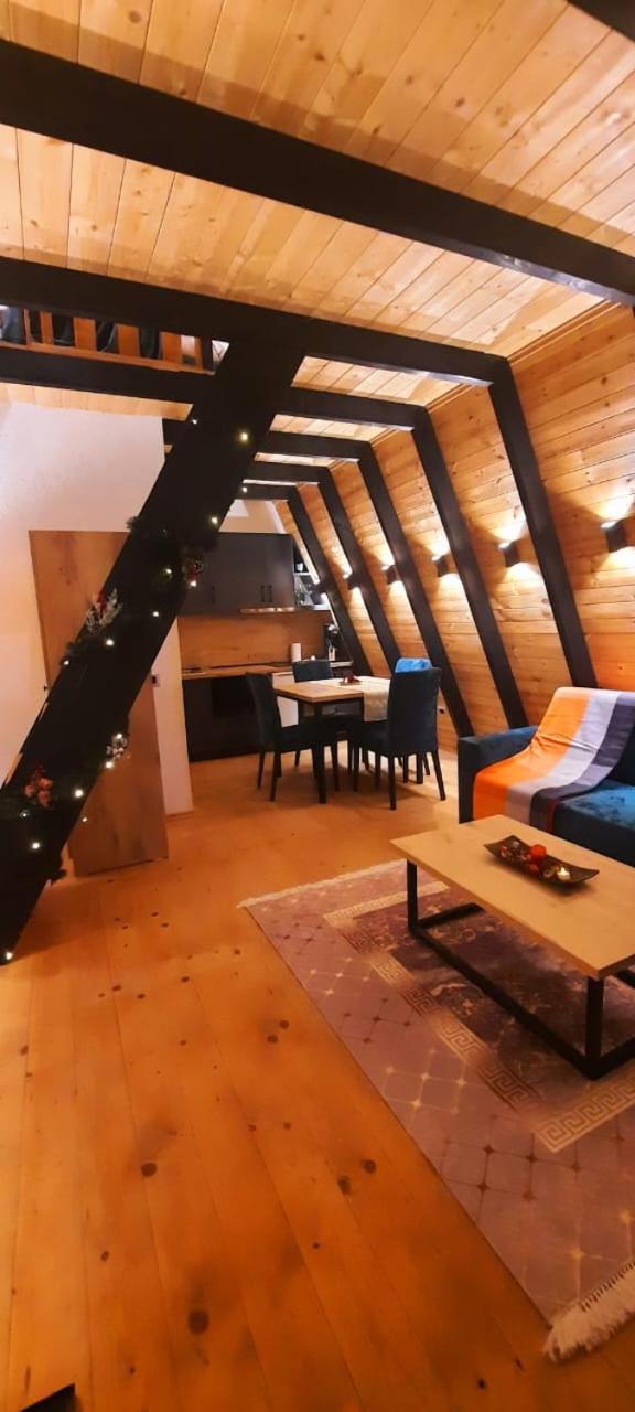 Vila Alpine Arlon Gjinar