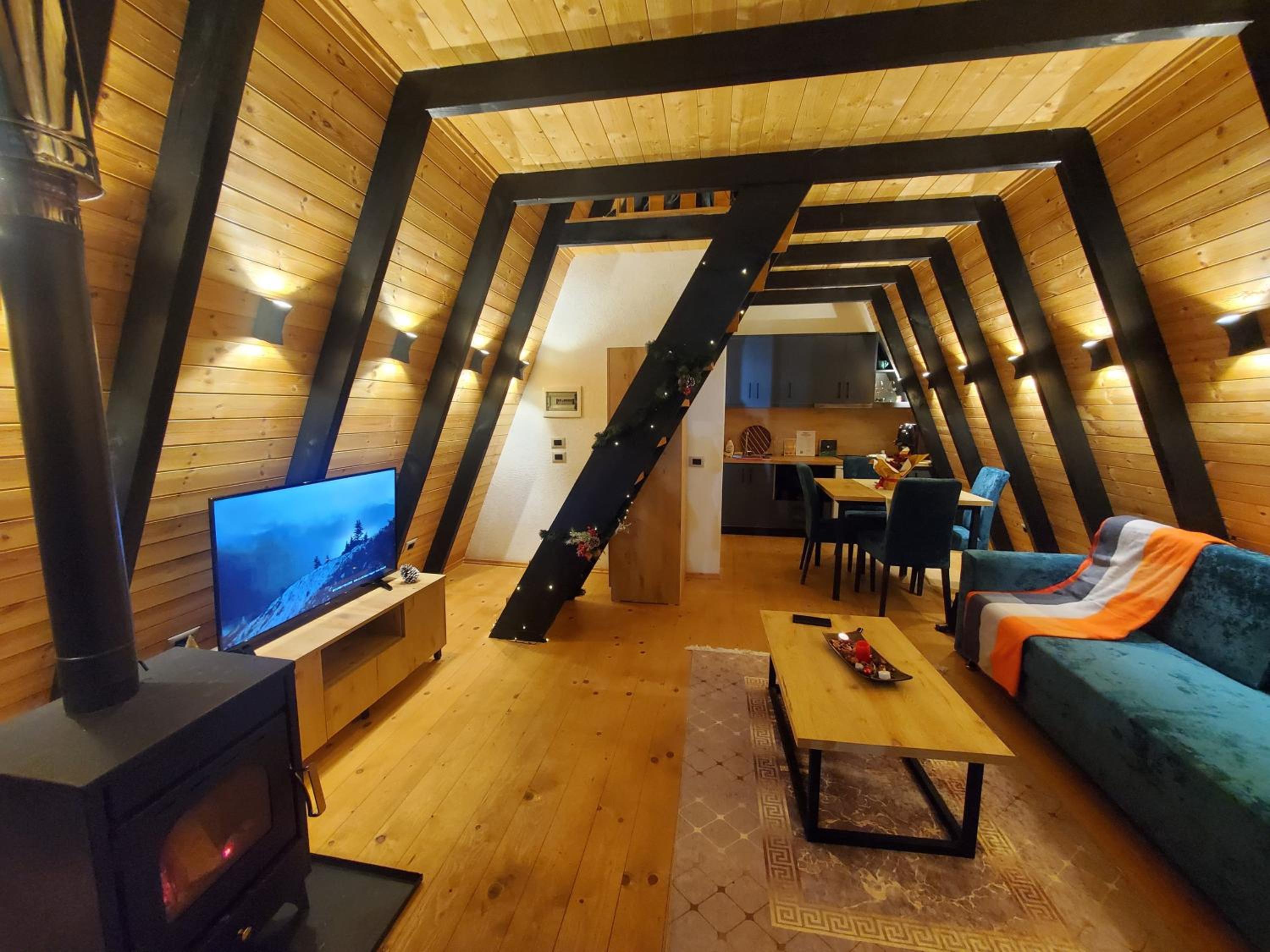 Vila Alpine Arlon Gjinar
