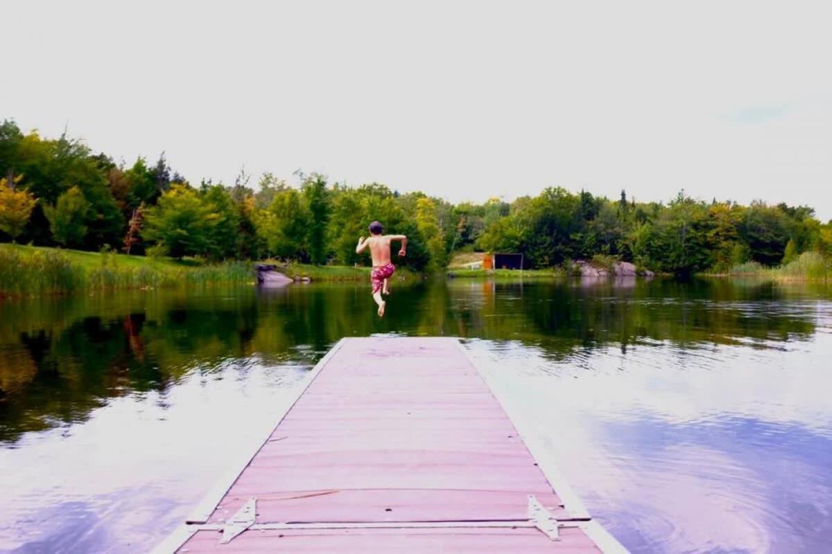 Le Bois Debout - Lake & Trails