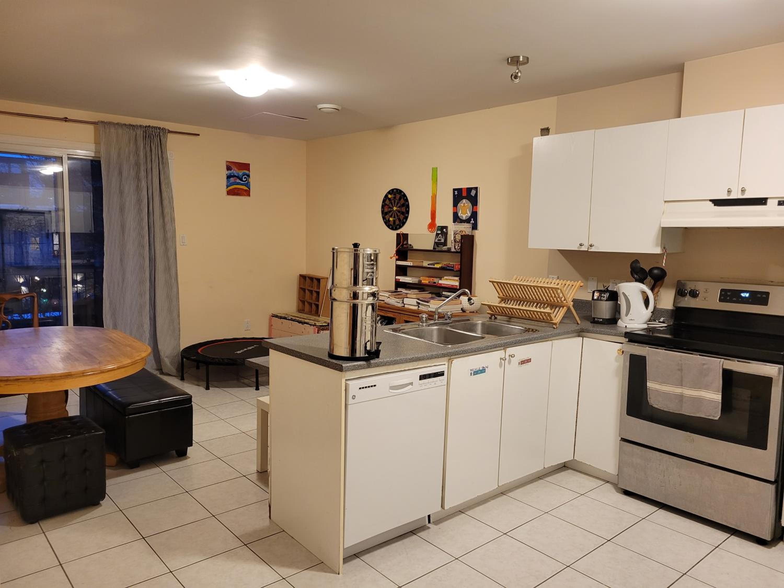Large and quiet room with king size bed