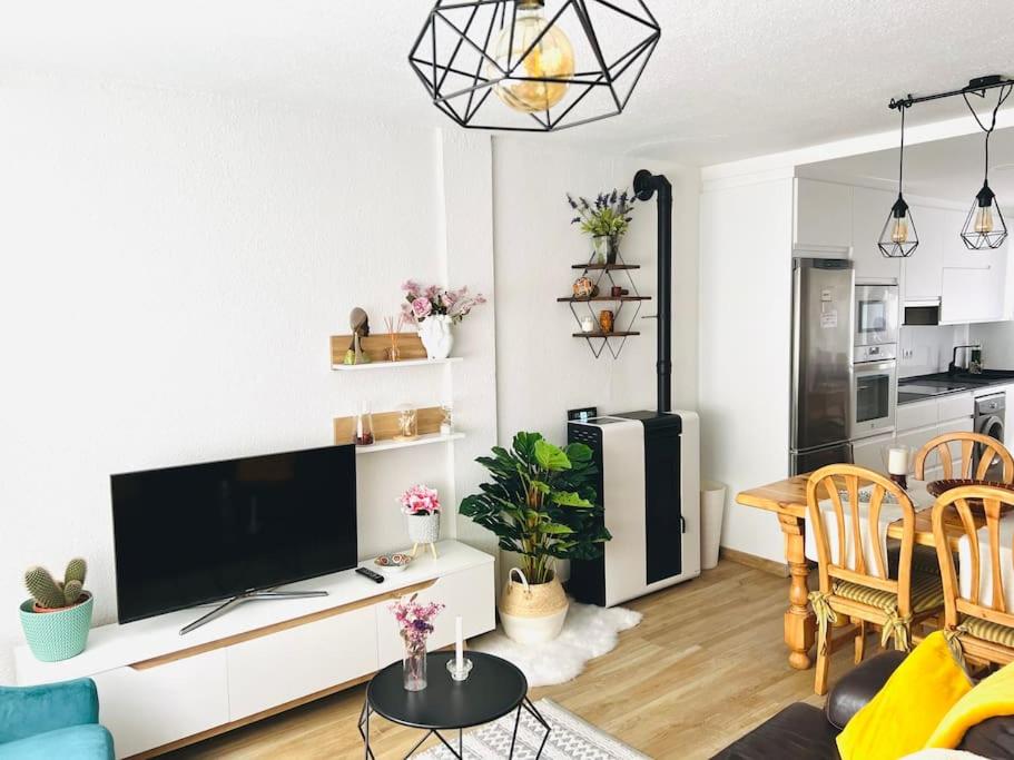 Acogedora casa recién reformada con jardín y wifi