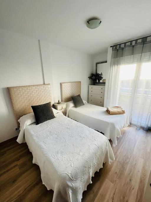 Acogedora casa recién reformada con jardín y wifi