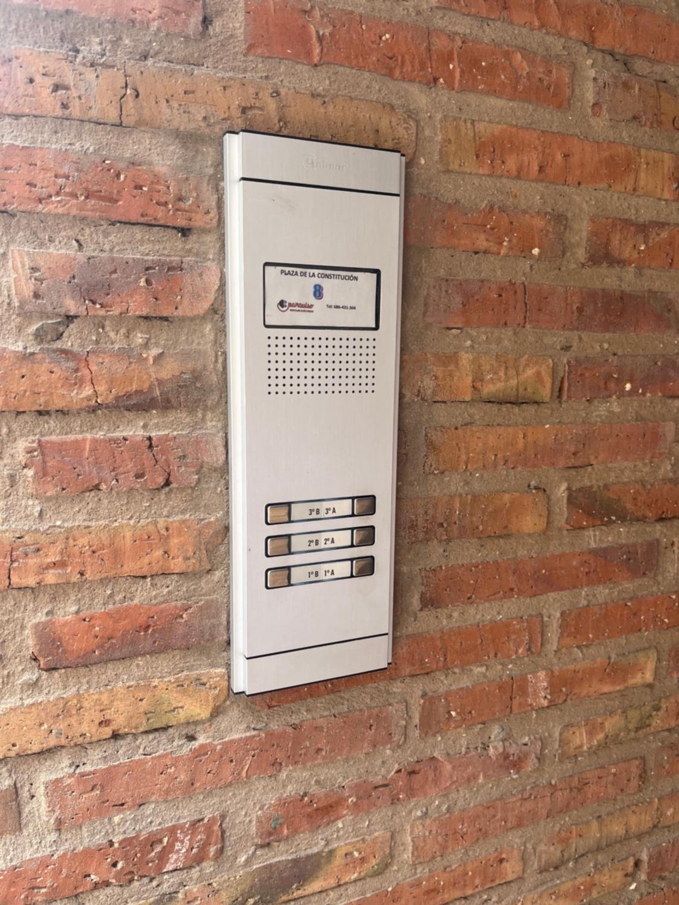 vivienda turistica en la plaza del pueblo