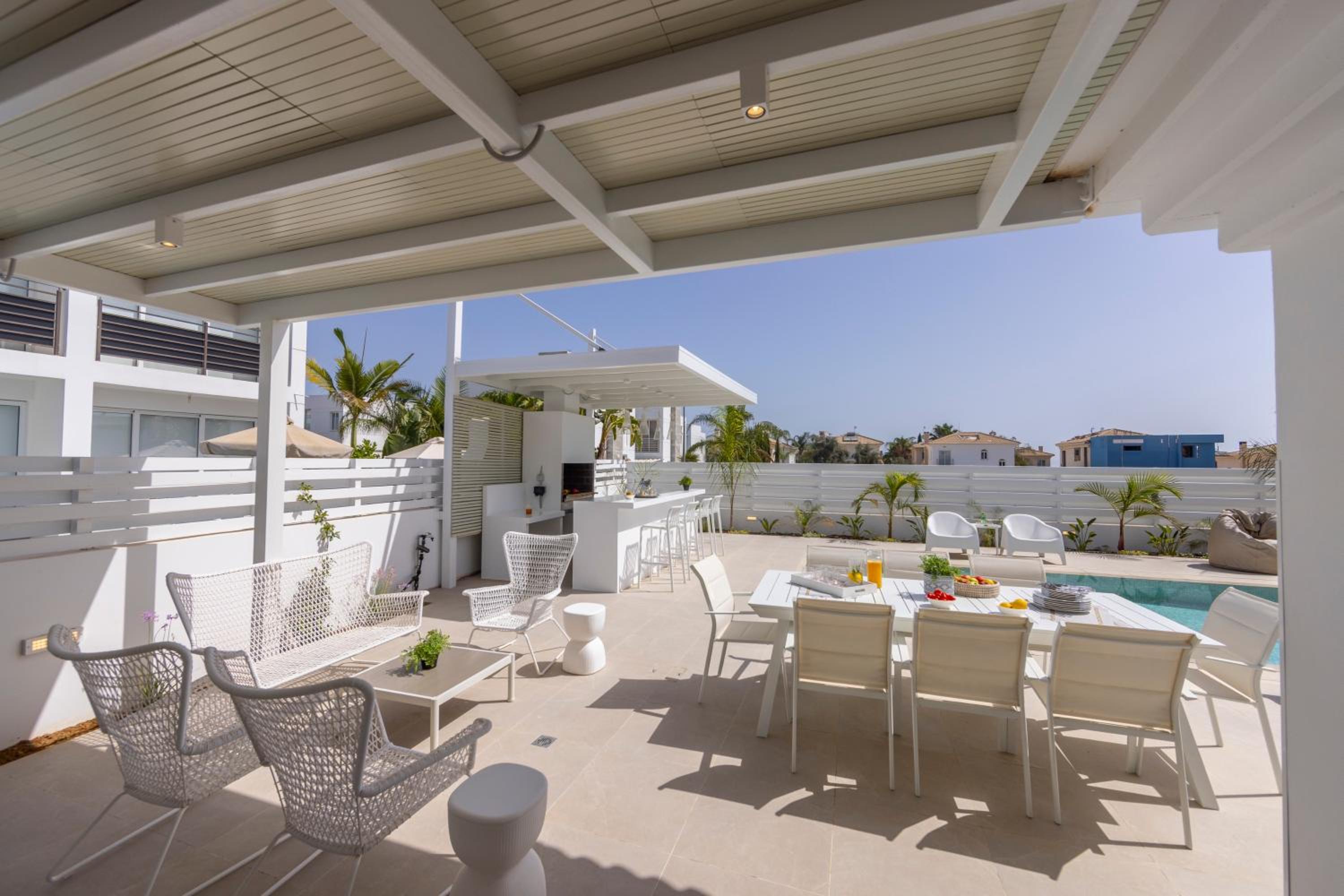 Hotel SunnyVillas-3BR New Modern Villa-Private Pool-BLG - Image 1