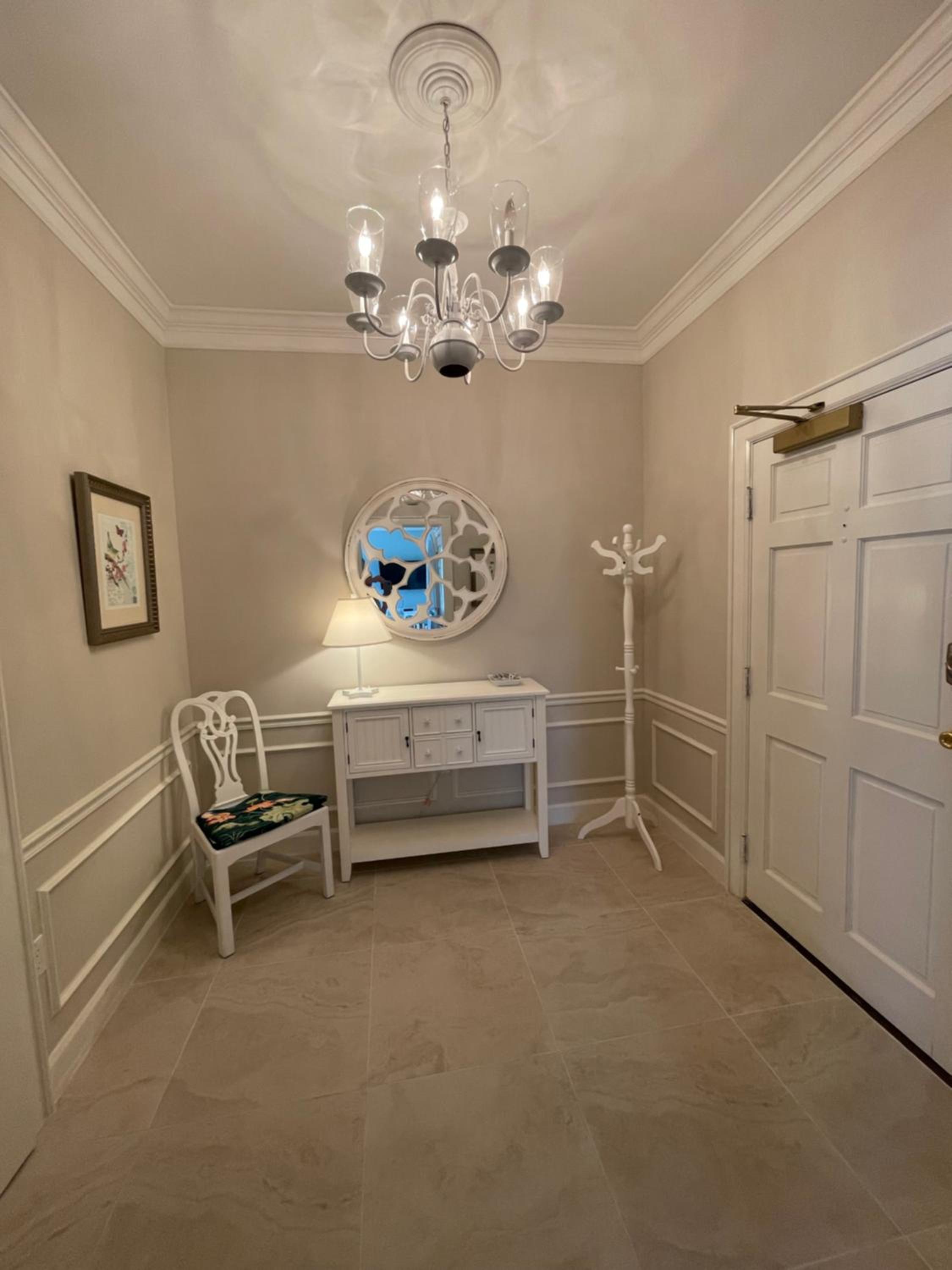 Windsor Lodge Unit 20, studio, 1BR 1BA close to the beaches, pool access view 3