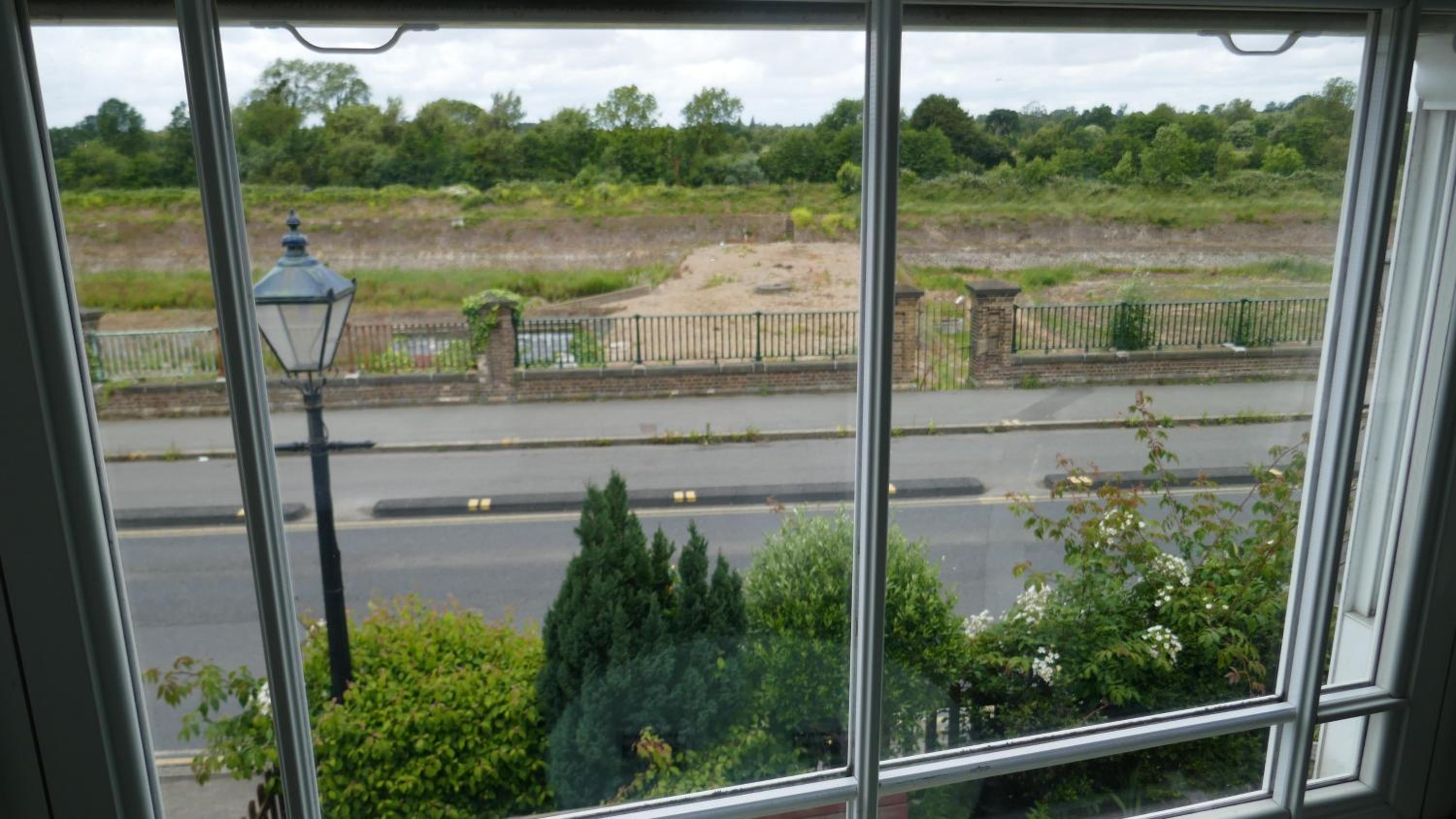 Fox & Hounds Pub view 5