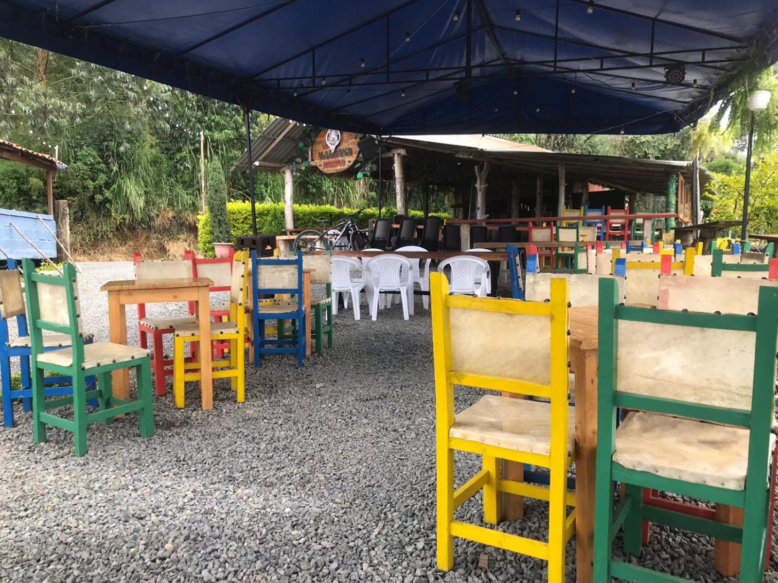 Montañita Eco Hostel Tours & Desayuno BBQ Medellin