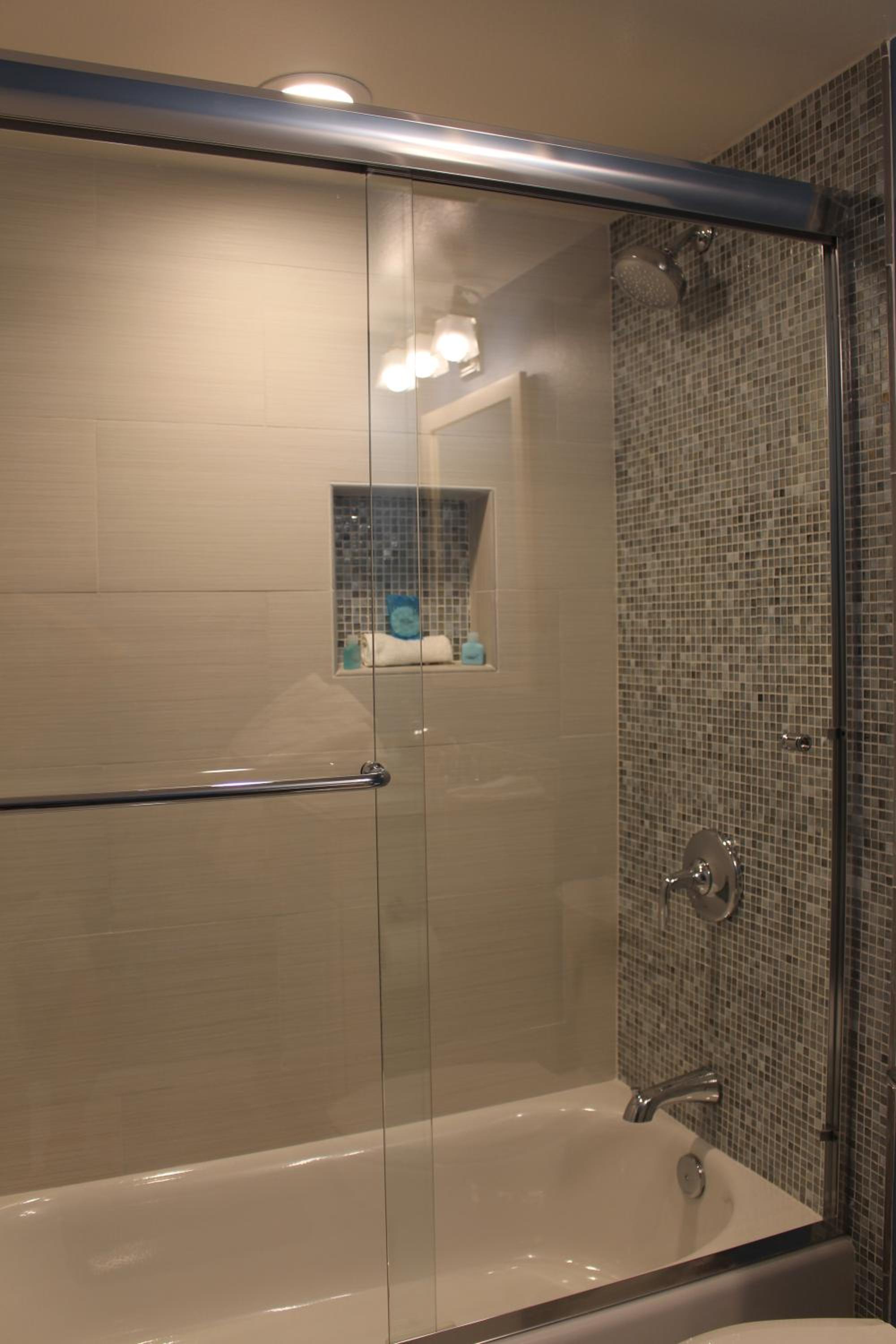Orange County/Anaheim Vacations - MAGICAL Xcape, POOLS-SPA, WALK 2 DISNEY, CENTRAL AC-HEAT, FULLY EQUIPPED, 2 FREE PARKING SPACES, OWNER MGMT - Property Image 30