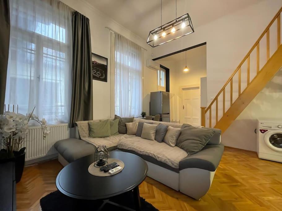 Gellért Spacious Residence view 5