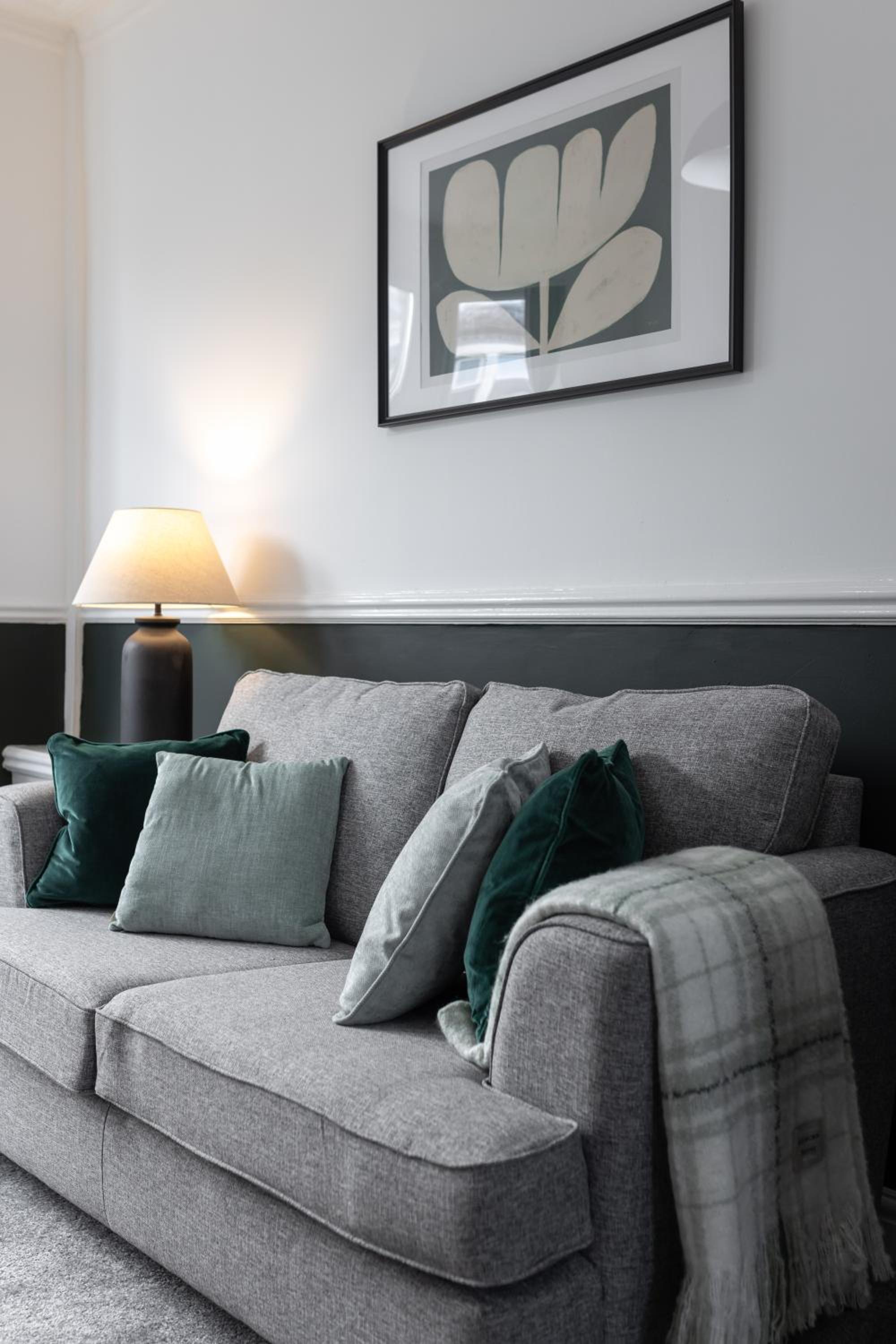 Cowley House - Air Host & Stay - Sleeps 7