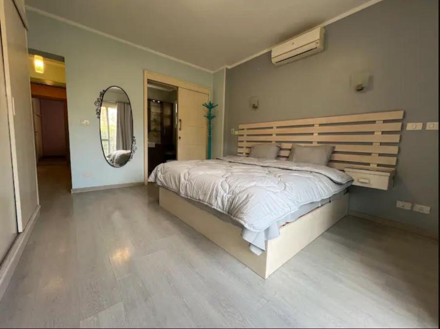 2BR Apartment with Private Garden in Downtown Rehab Near Malls