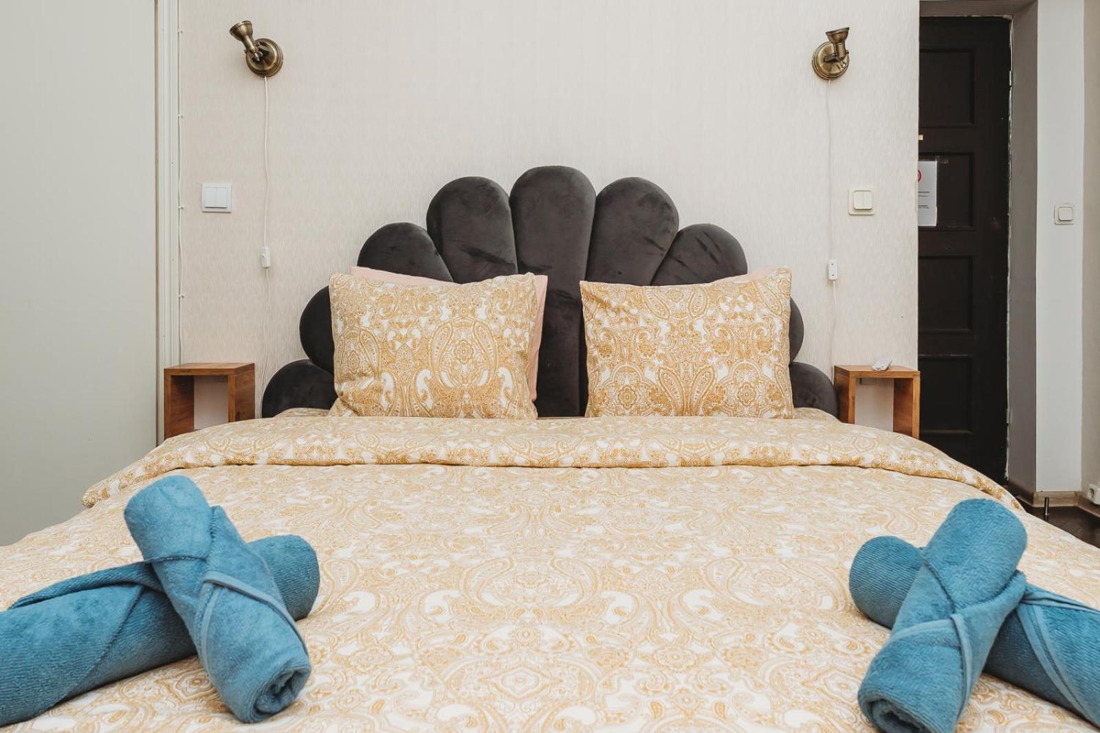 Tallinn Vacations - Charming Old Town Room with Private Bathroom - Property Image 16