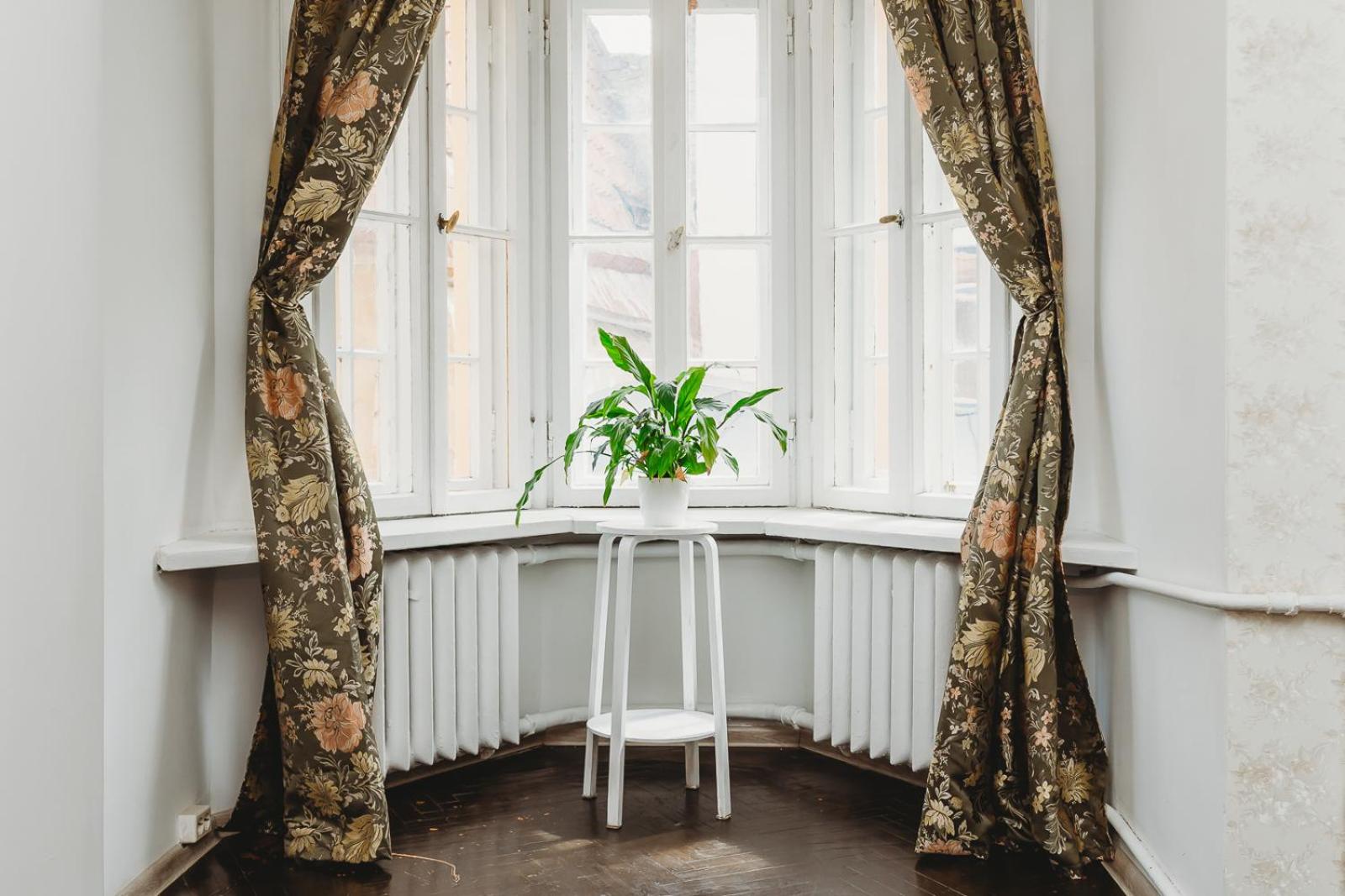 Tallinn Vacations - Charming Old Town Room with Private Bathroom - Property Image 1