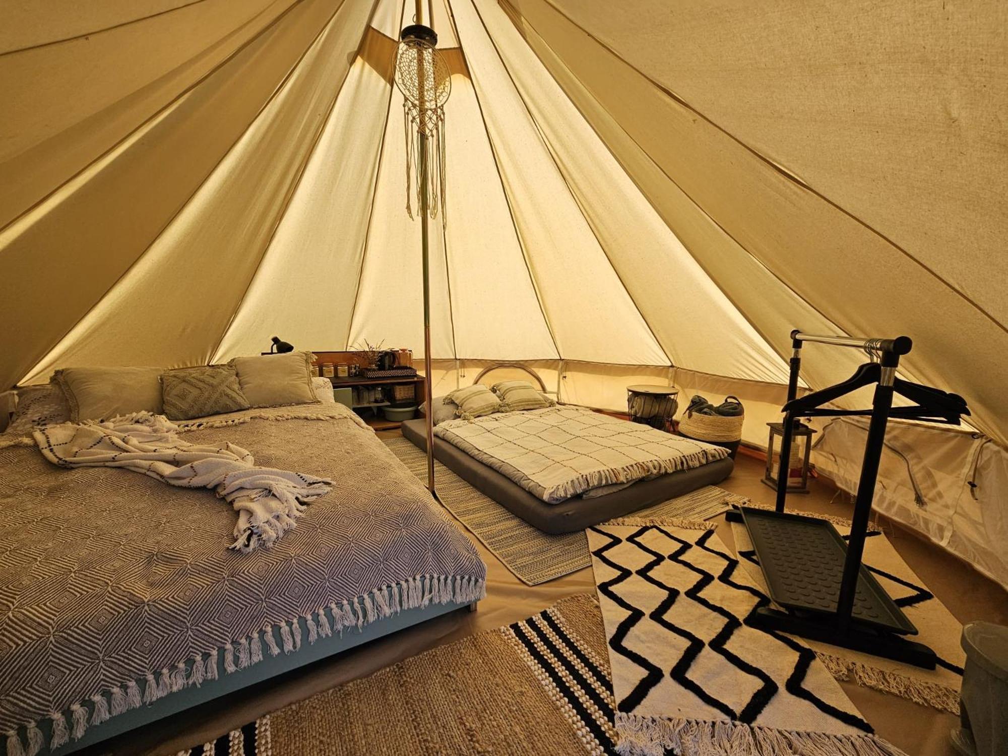 Glamping & Farm Zlaté Podlesí - Stan na louce