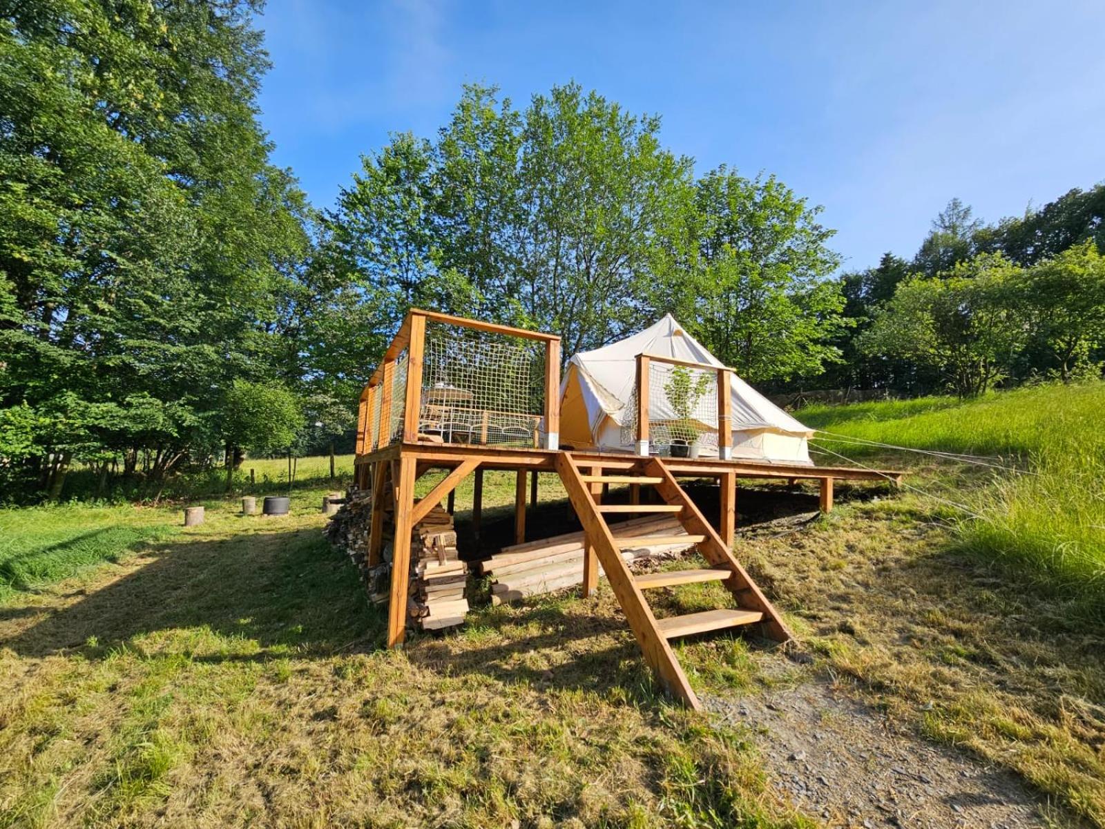 Glamping & Farm Zlaté Podlesí - Stan na louce