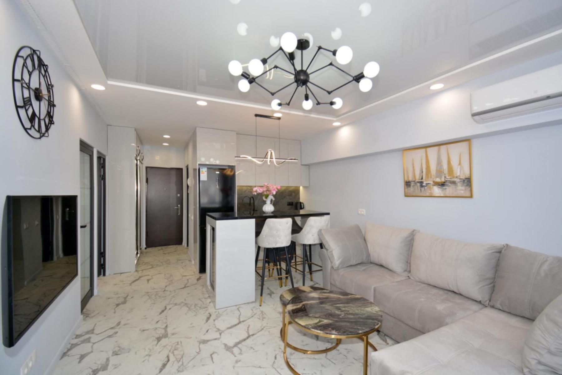 Opera & Cascade infinity view luxury apartament with open balcony
