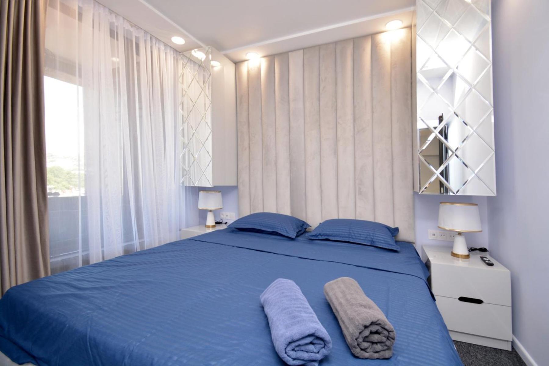 Opera & Cascade infinity view luxury apartament with open balcony