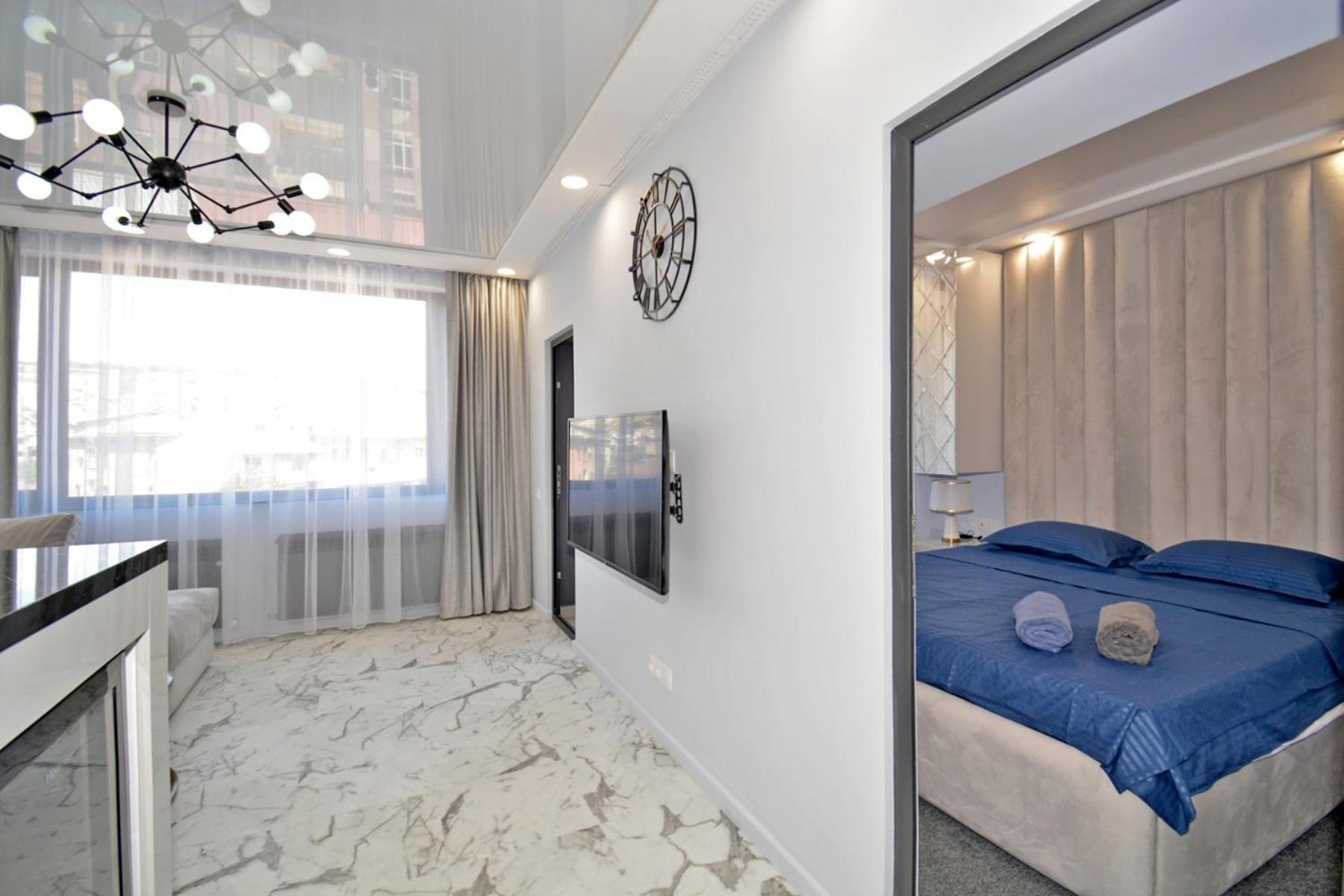 Opera & Cascade infinity view luxury apartament with open balcony