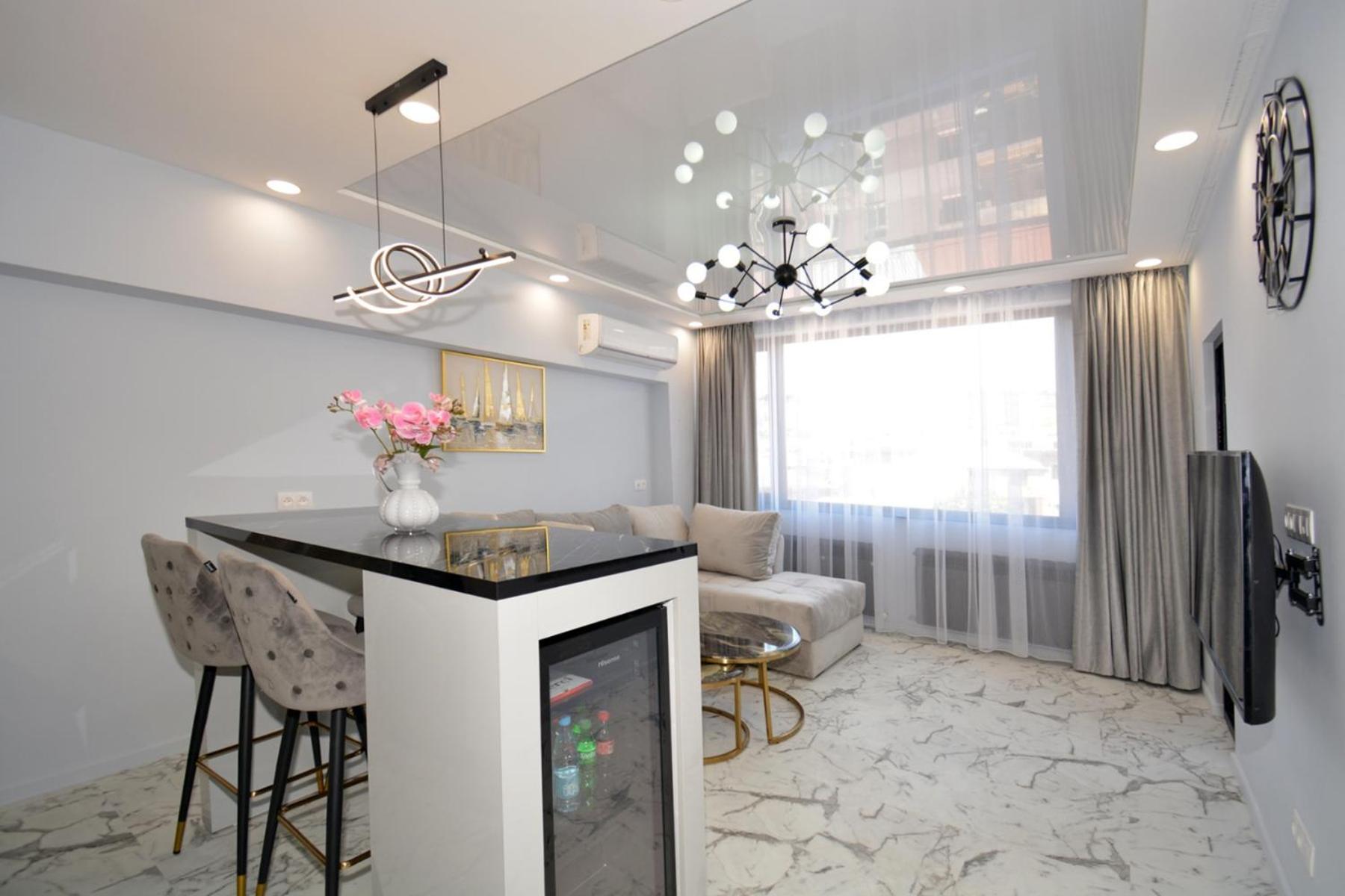 Opera & Cascade infinity view luxury apartament with open balcony