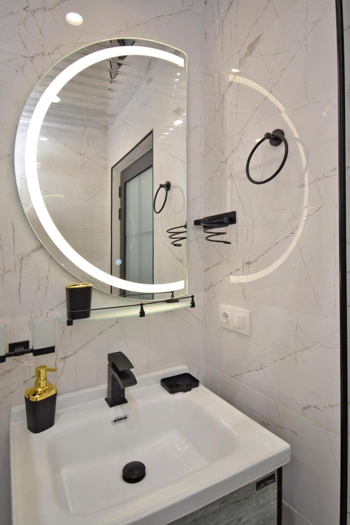 Opera & Cascade infinity view luxury apartament with open balcony