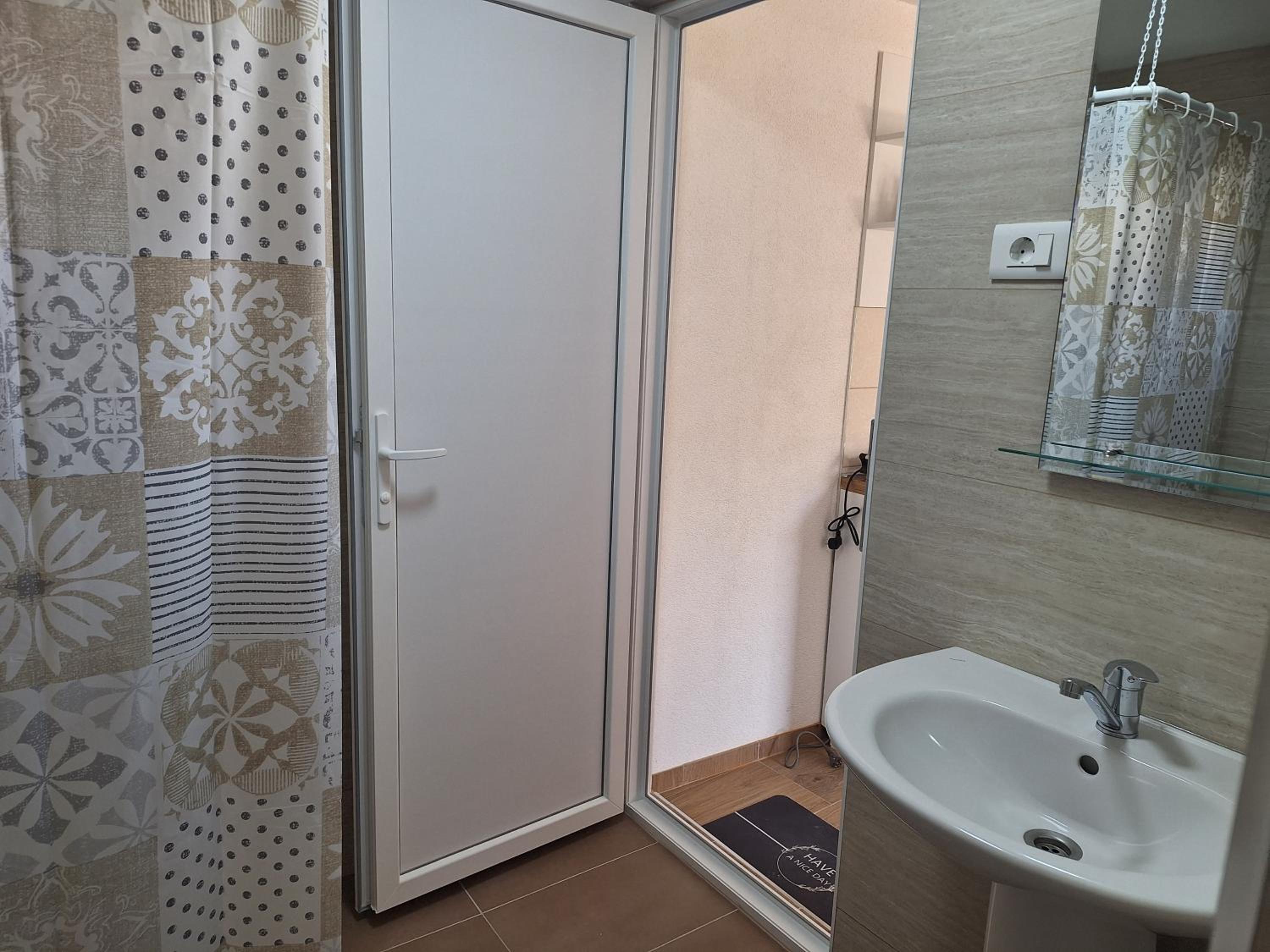 Apartmani Eminovic 2 view 2