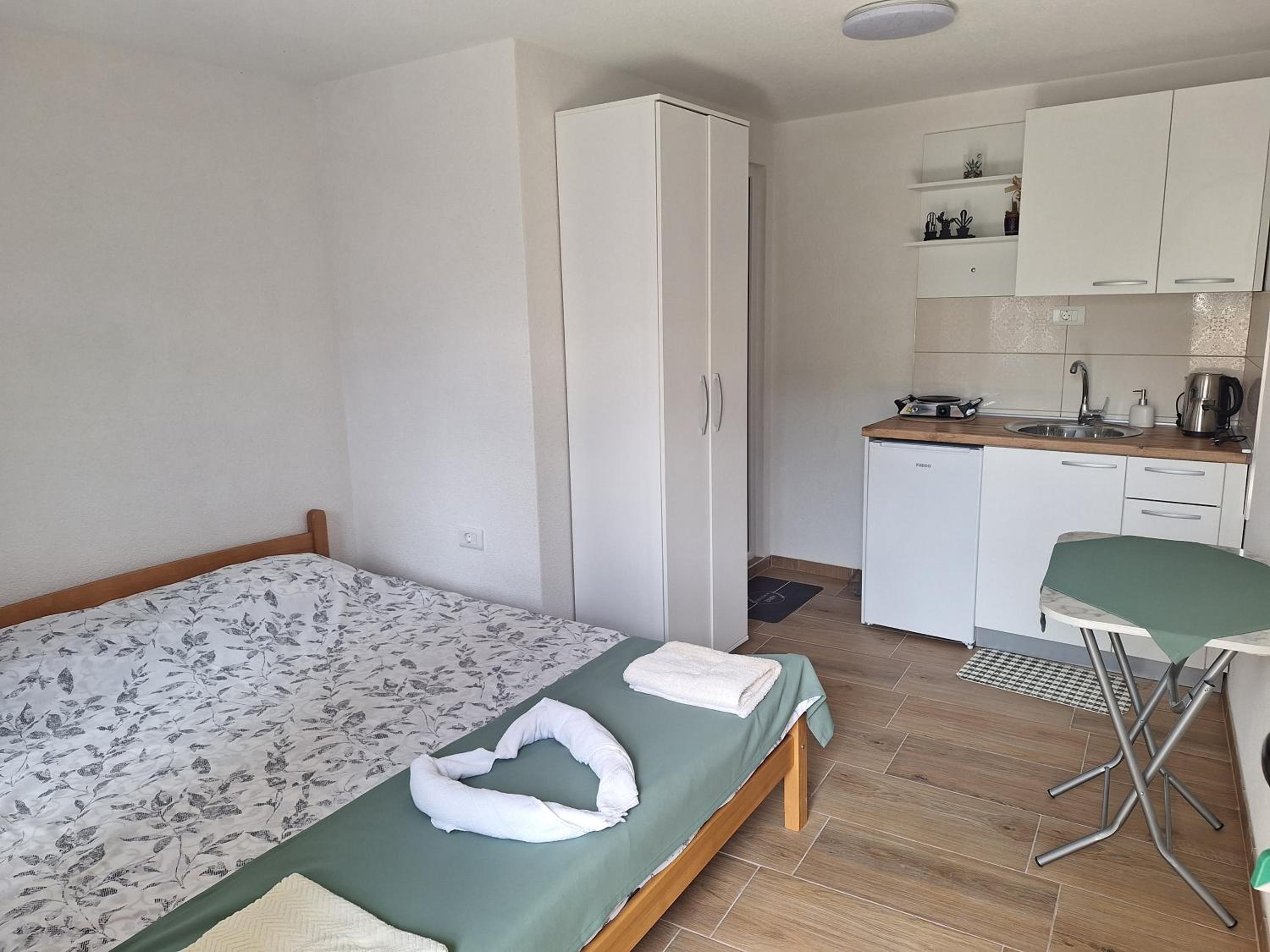 Apartmani Eminovic 2 view 4