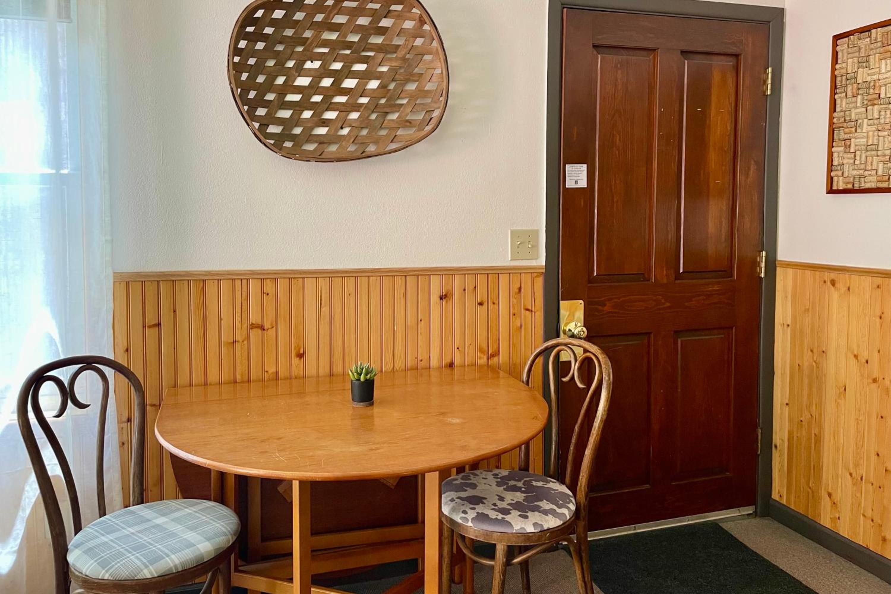 Fireside Inn & Hostel