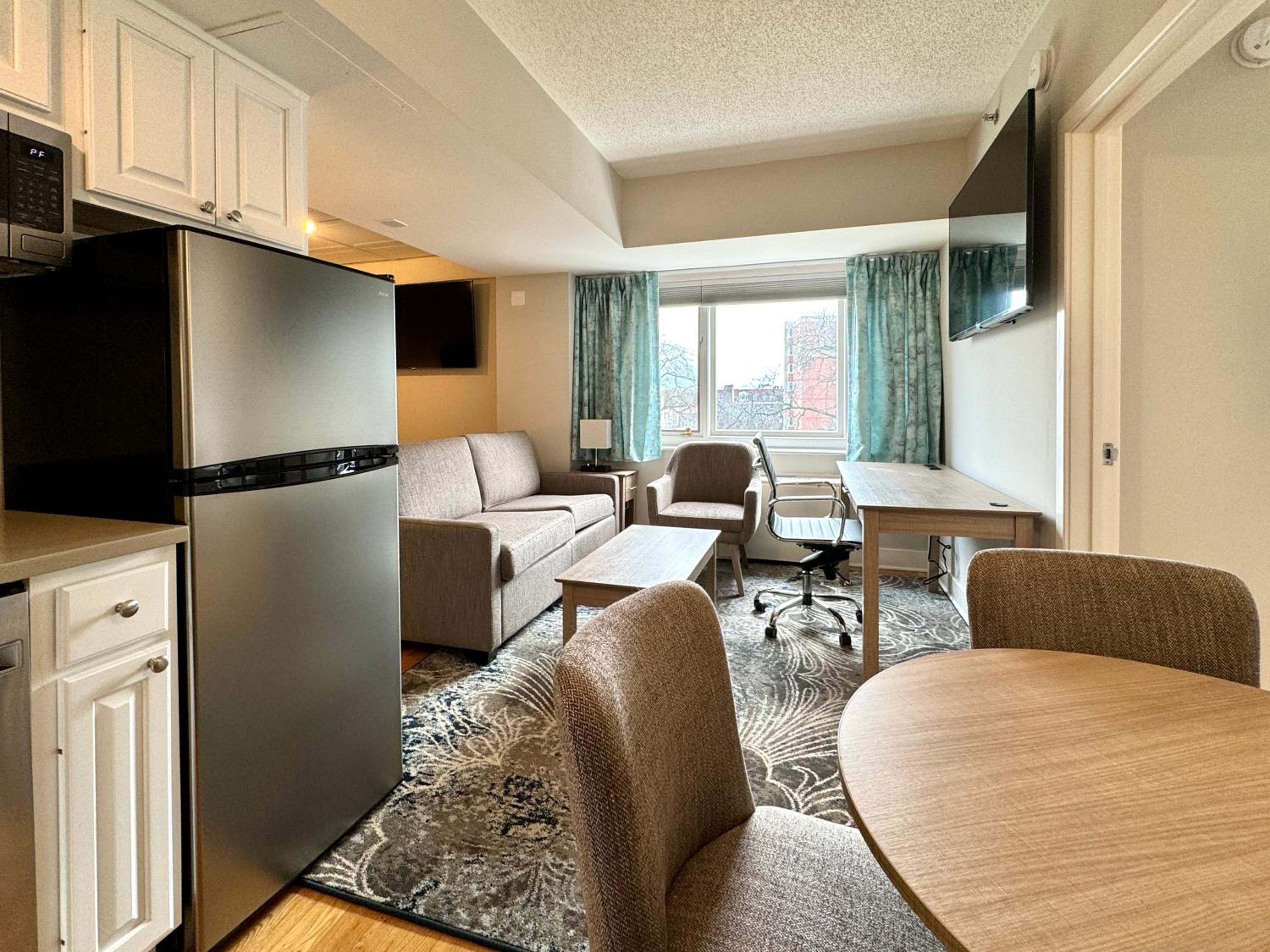 Evanston Vacations - The GEM Museum Suites - Property Image 20
