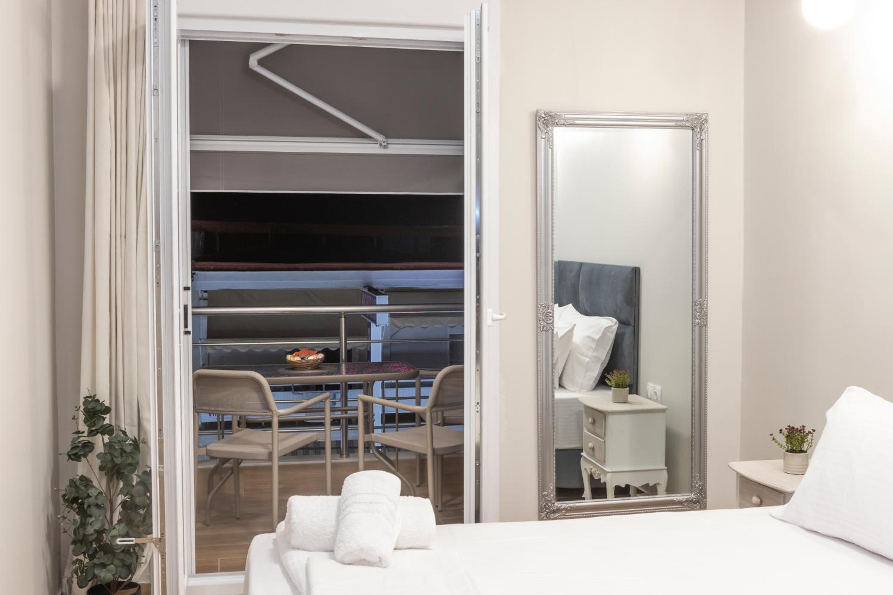 Paralia Luxury Apartment