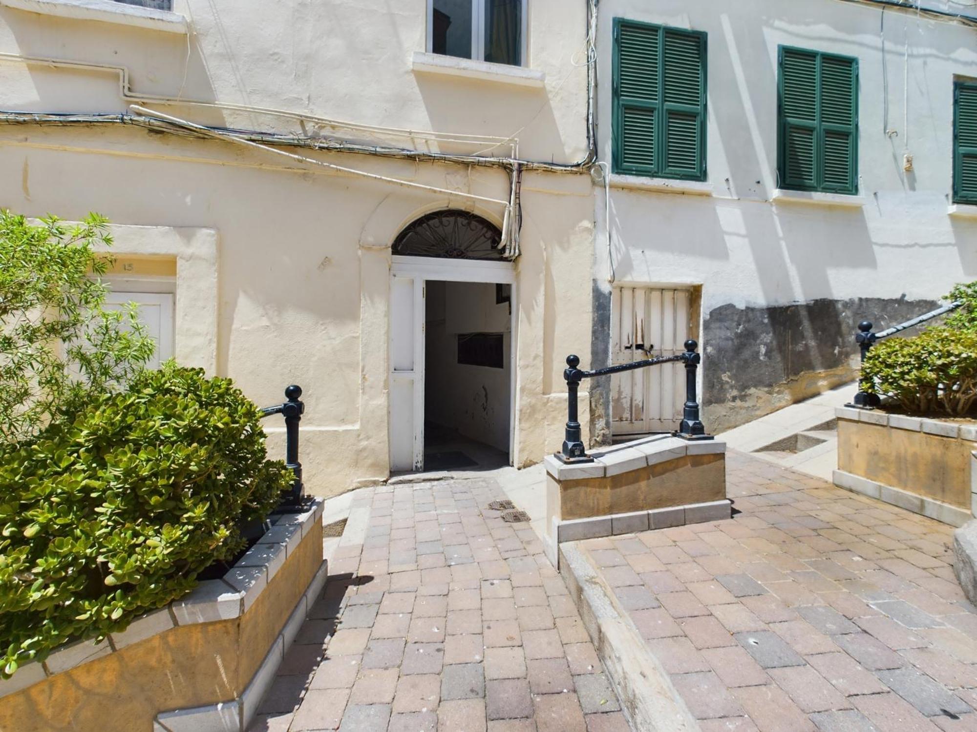 Hidden Gem Hideaway Retreat in Central Town Area with AC view 5