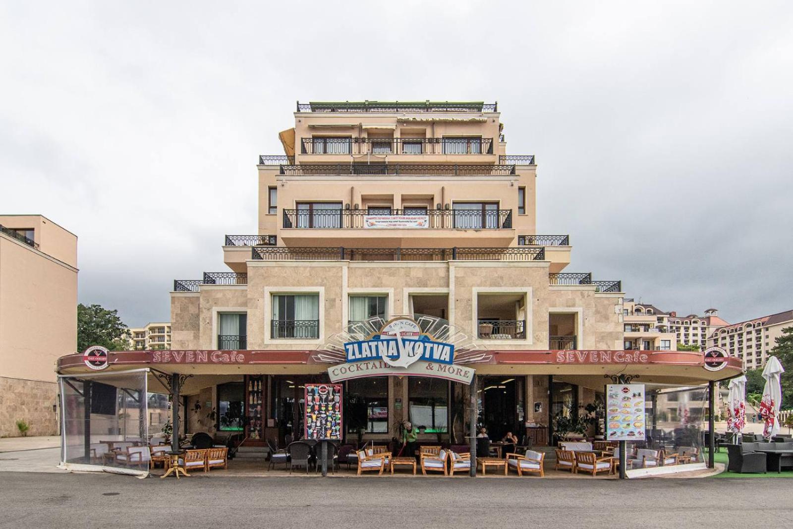 Boutique holiday Golden Sands
