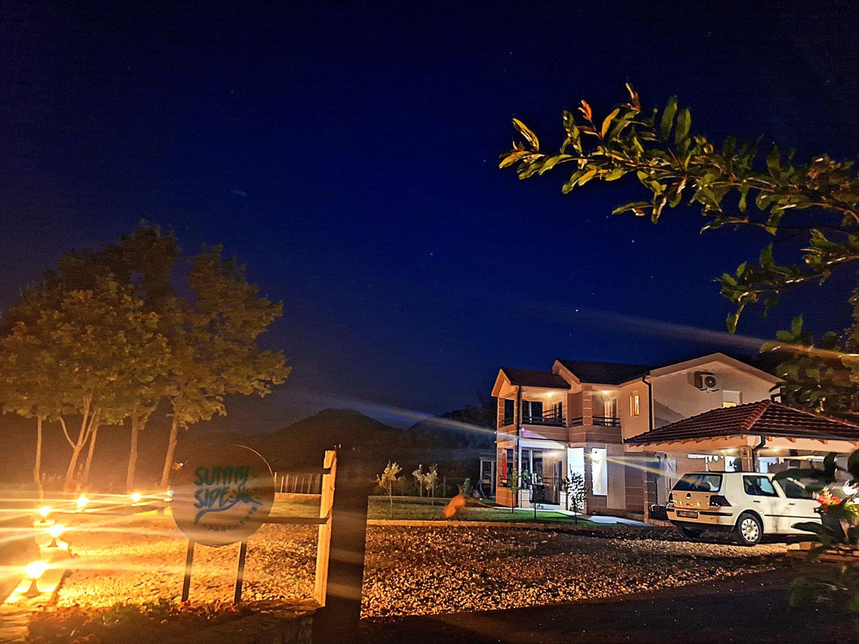 Sunny Side Apartments