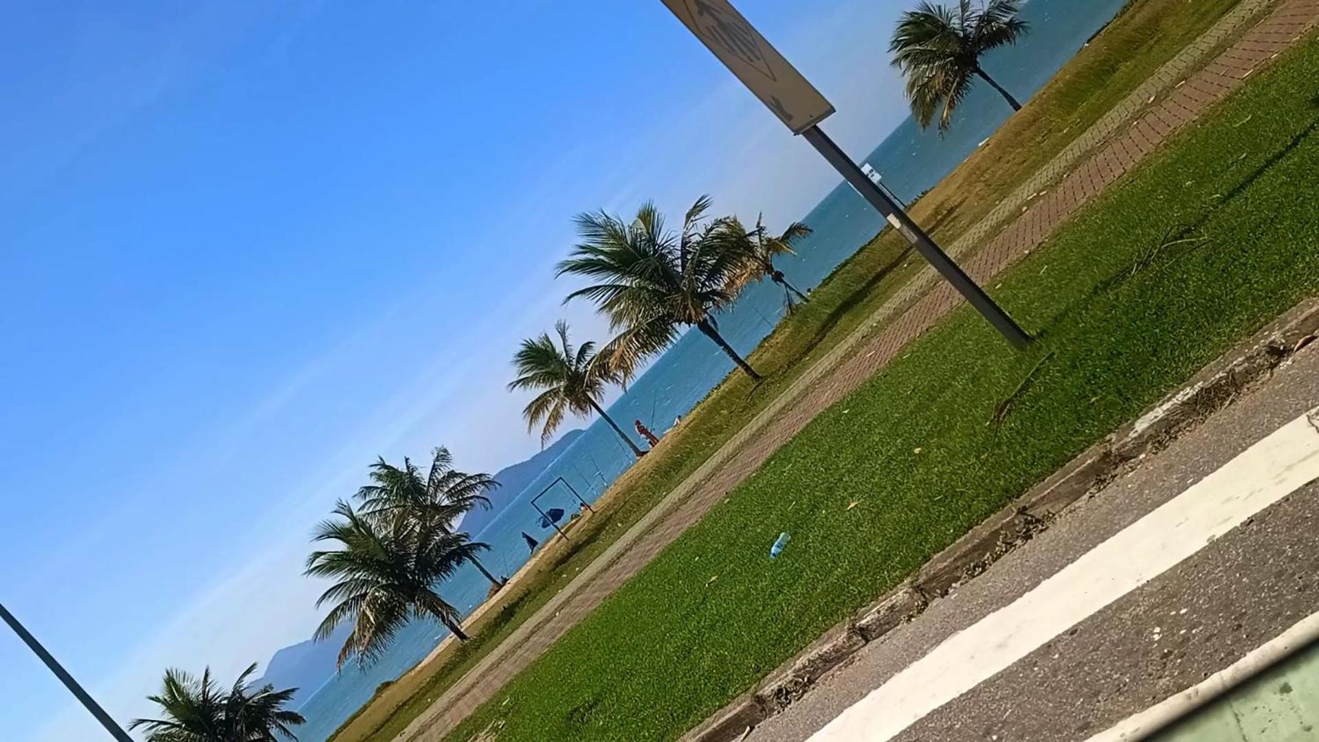 Pé na areia Prainha - Pedra do Jacaré