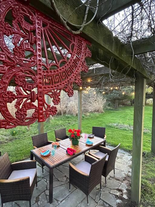 Lakeside Oasis near wineries, beaches, Saugatuck view 5