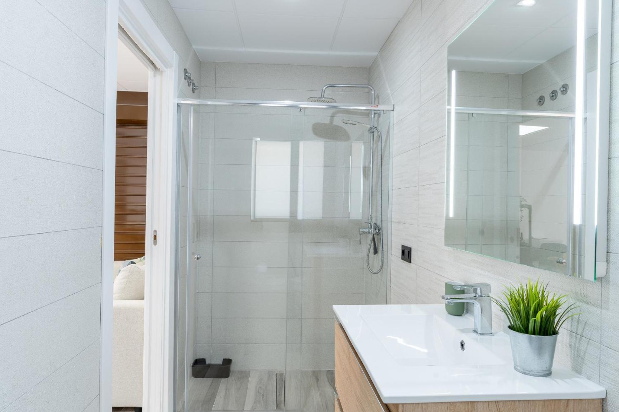 Lake House by United Renters