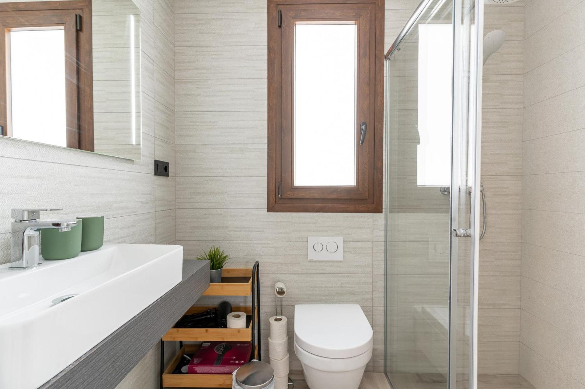 Lake House by United Renters