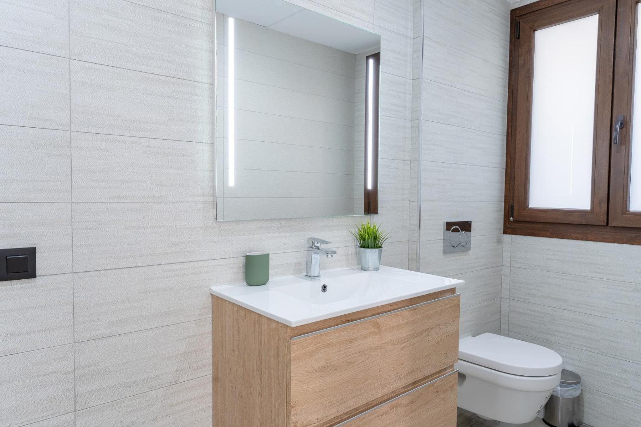 Lake House by United Renters