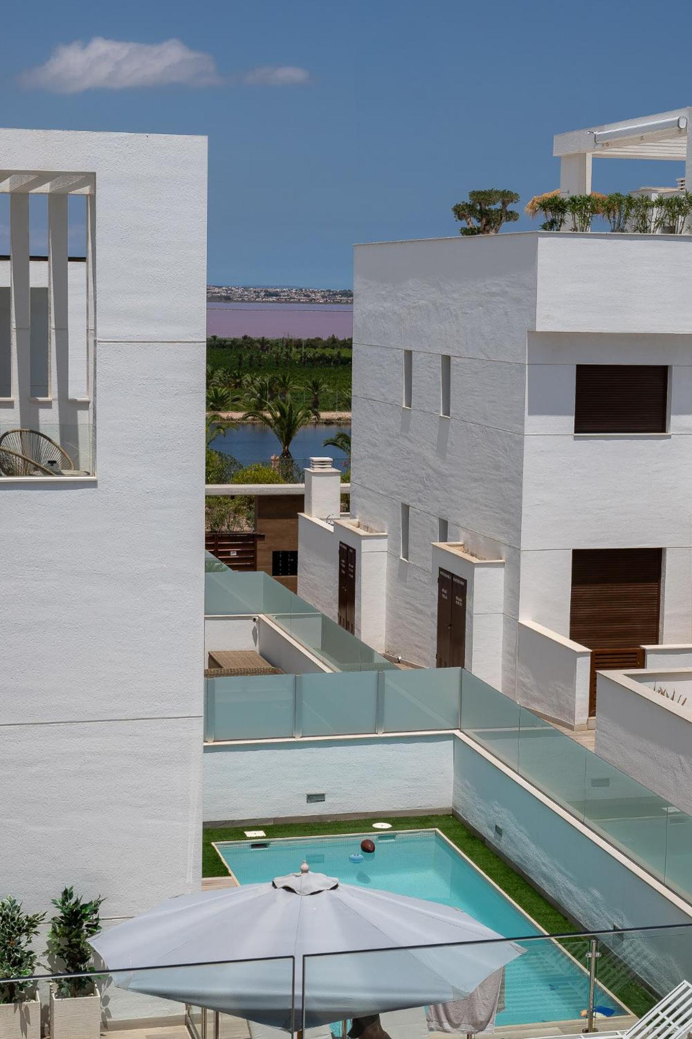Lake House by United Renters