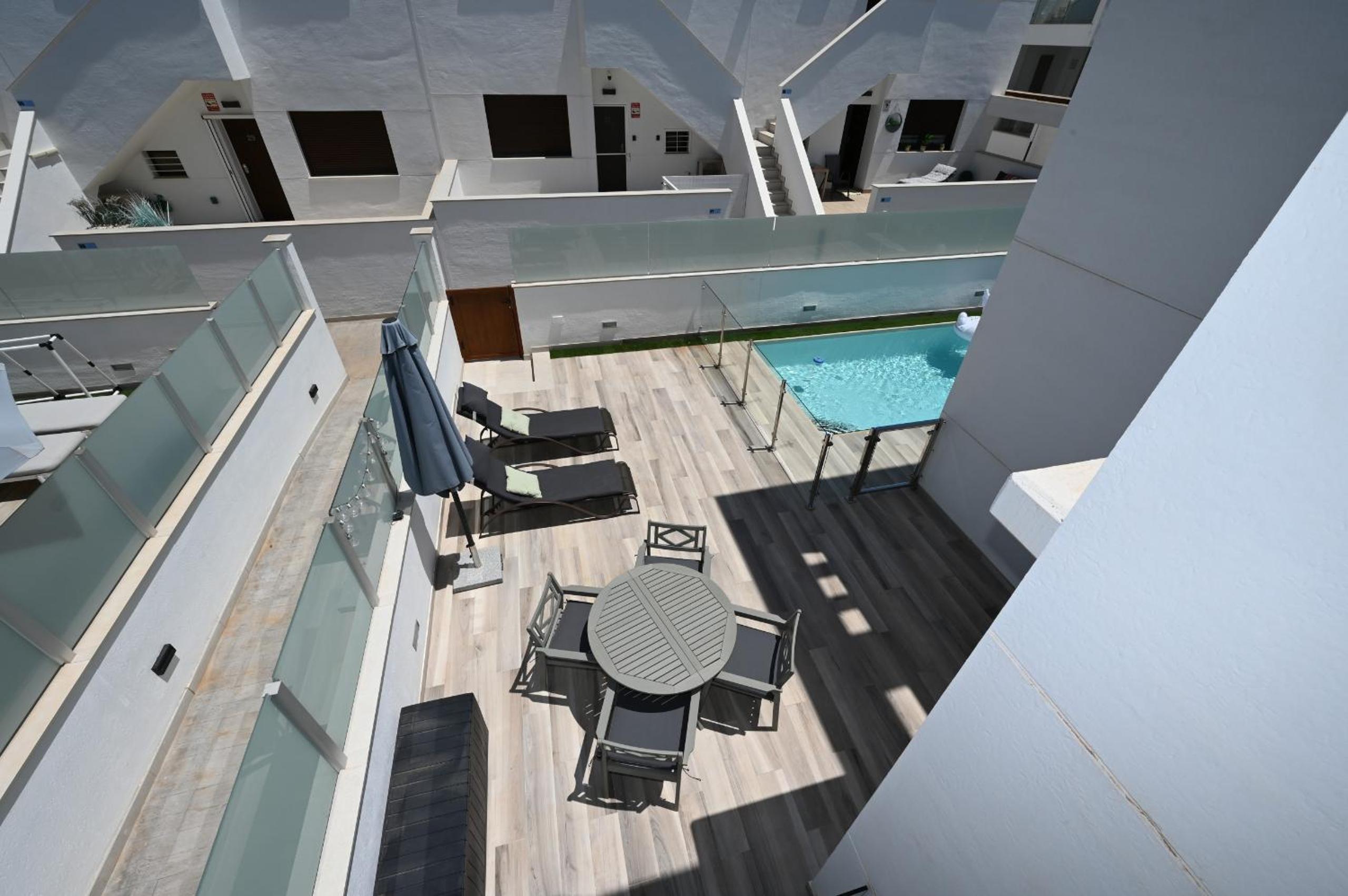 Lake House by United Renters
