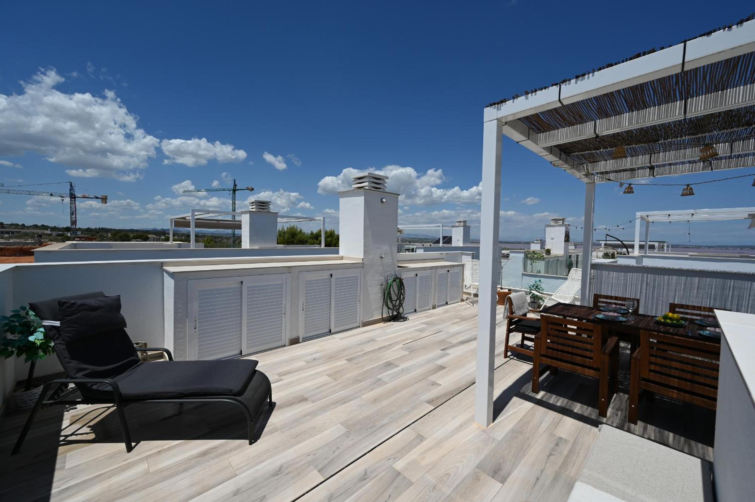 Lake House by United Renters