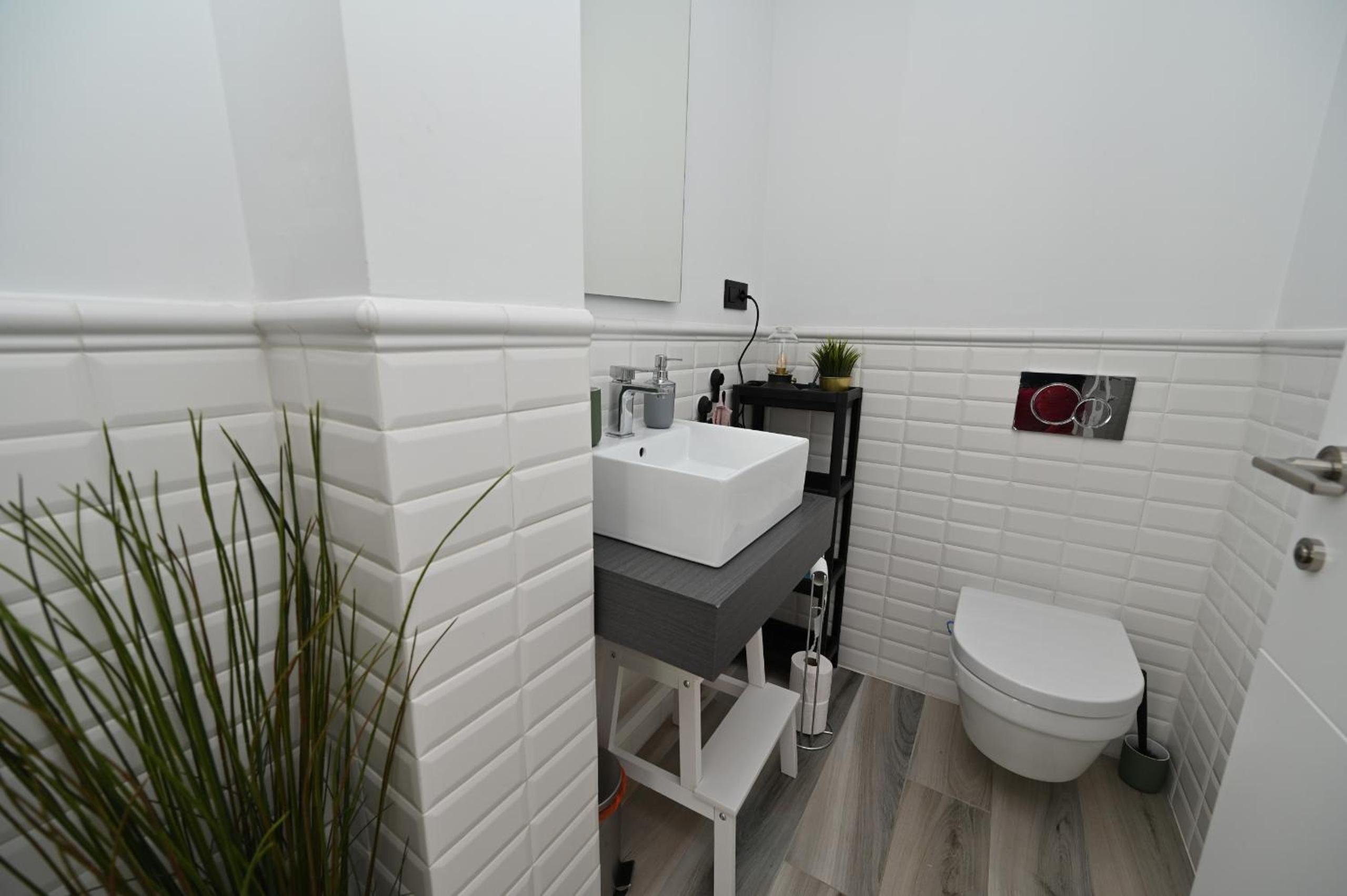 Lake House by United Renters
