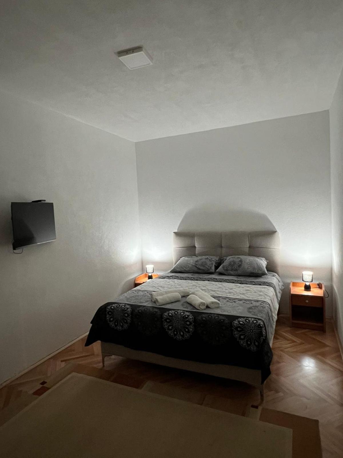 Villa Bubanja with shared pool