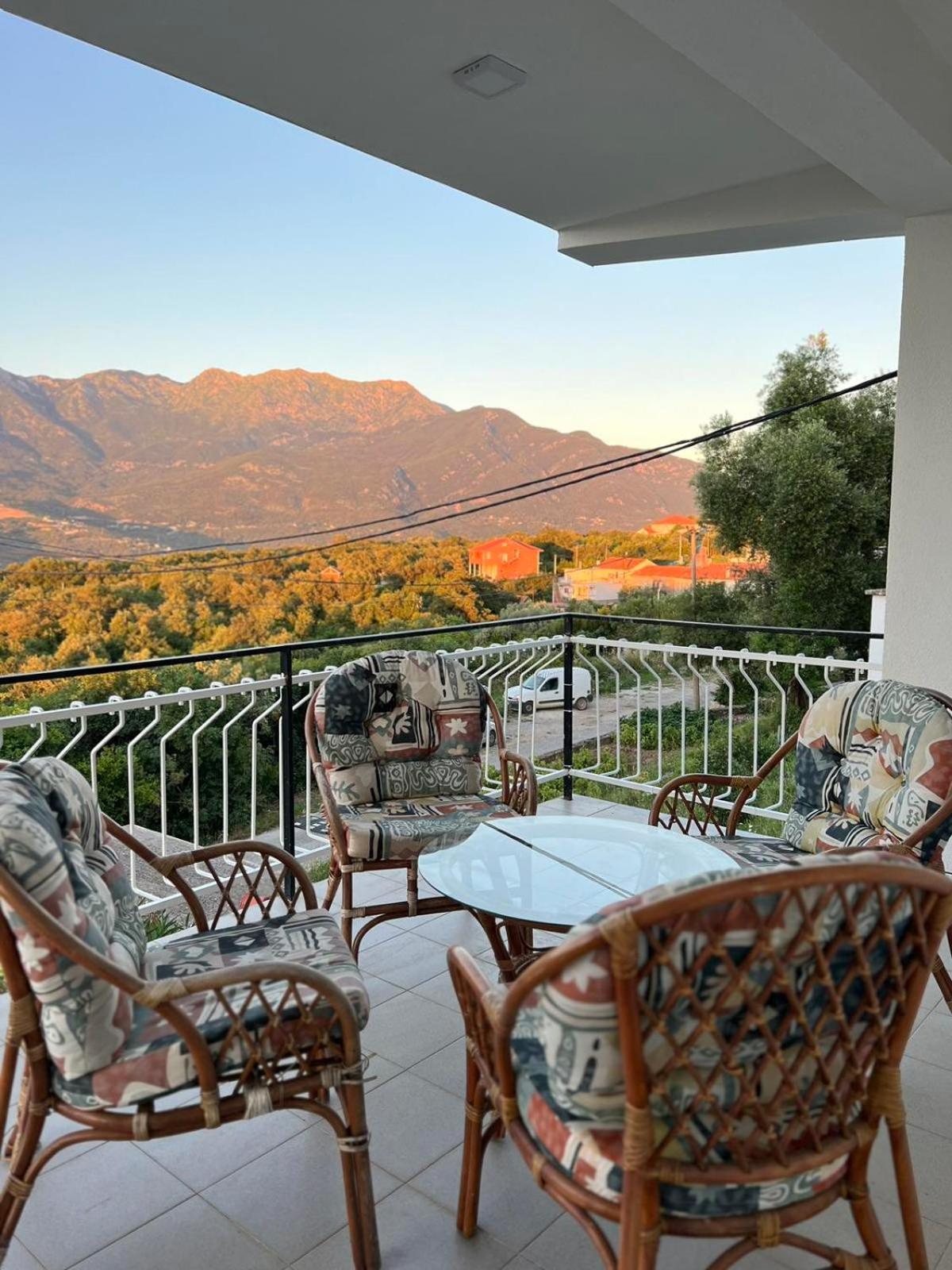 Villa Bubanja with shared pool